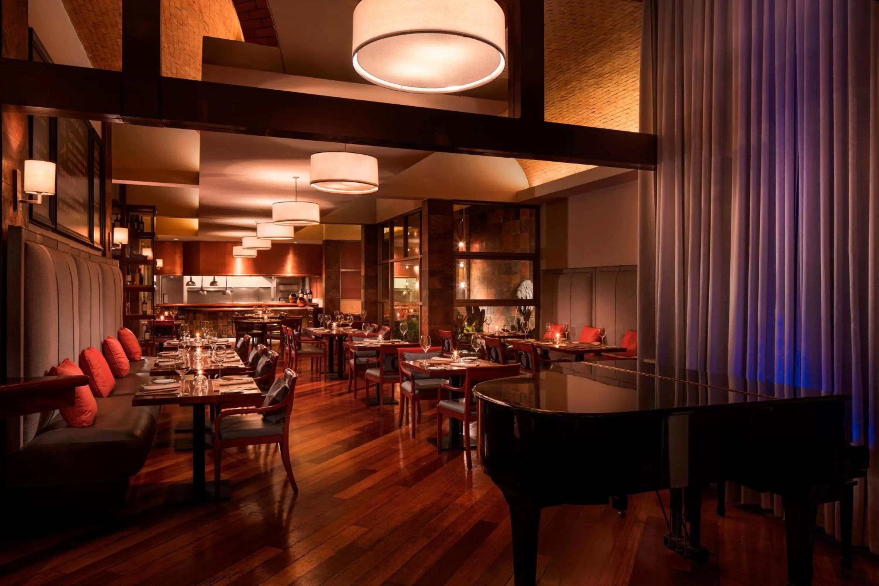 Restaurant/places to eat in Santiago Marriott Hotel