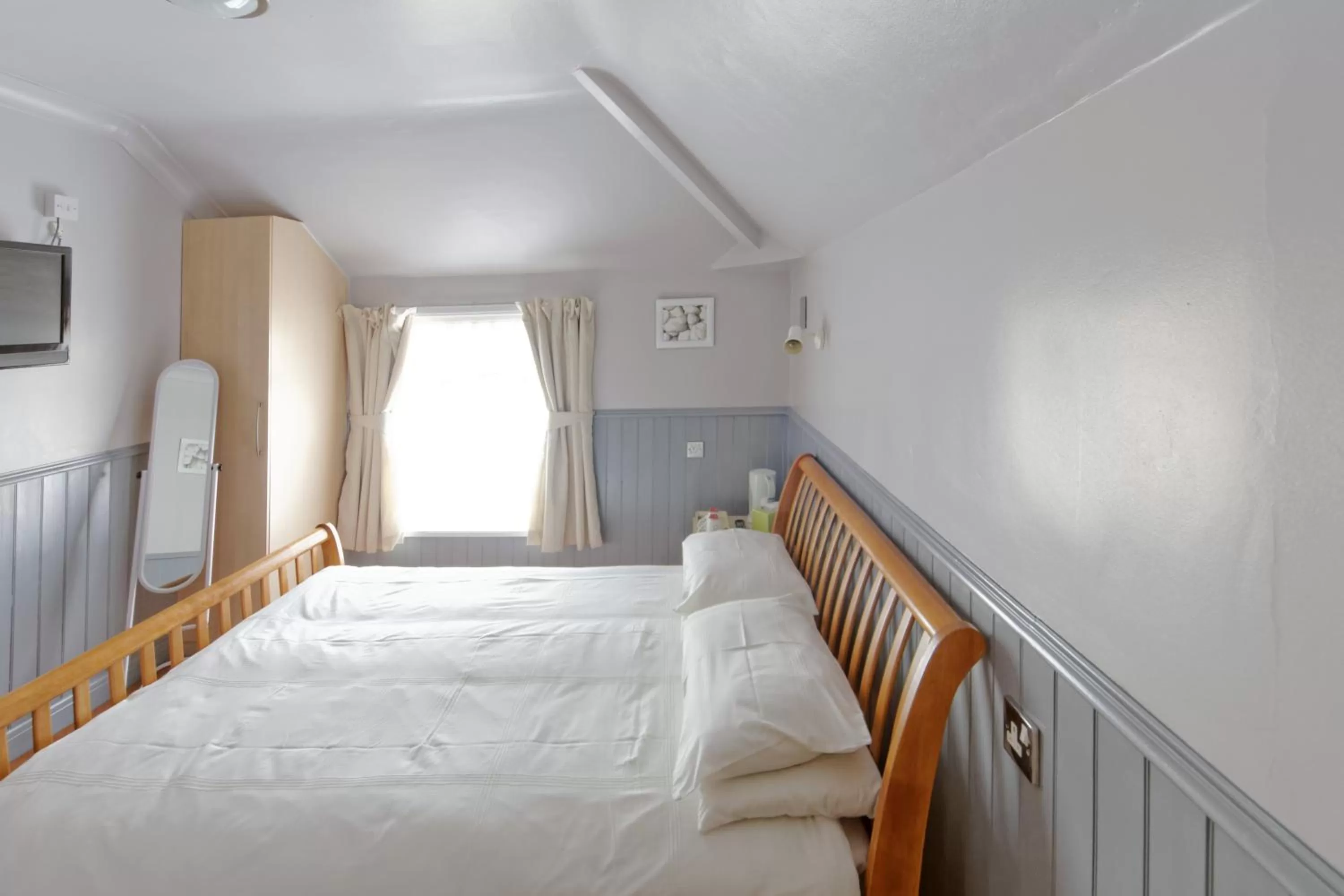 Photo of the whole room, Bed in Mallowview guest house