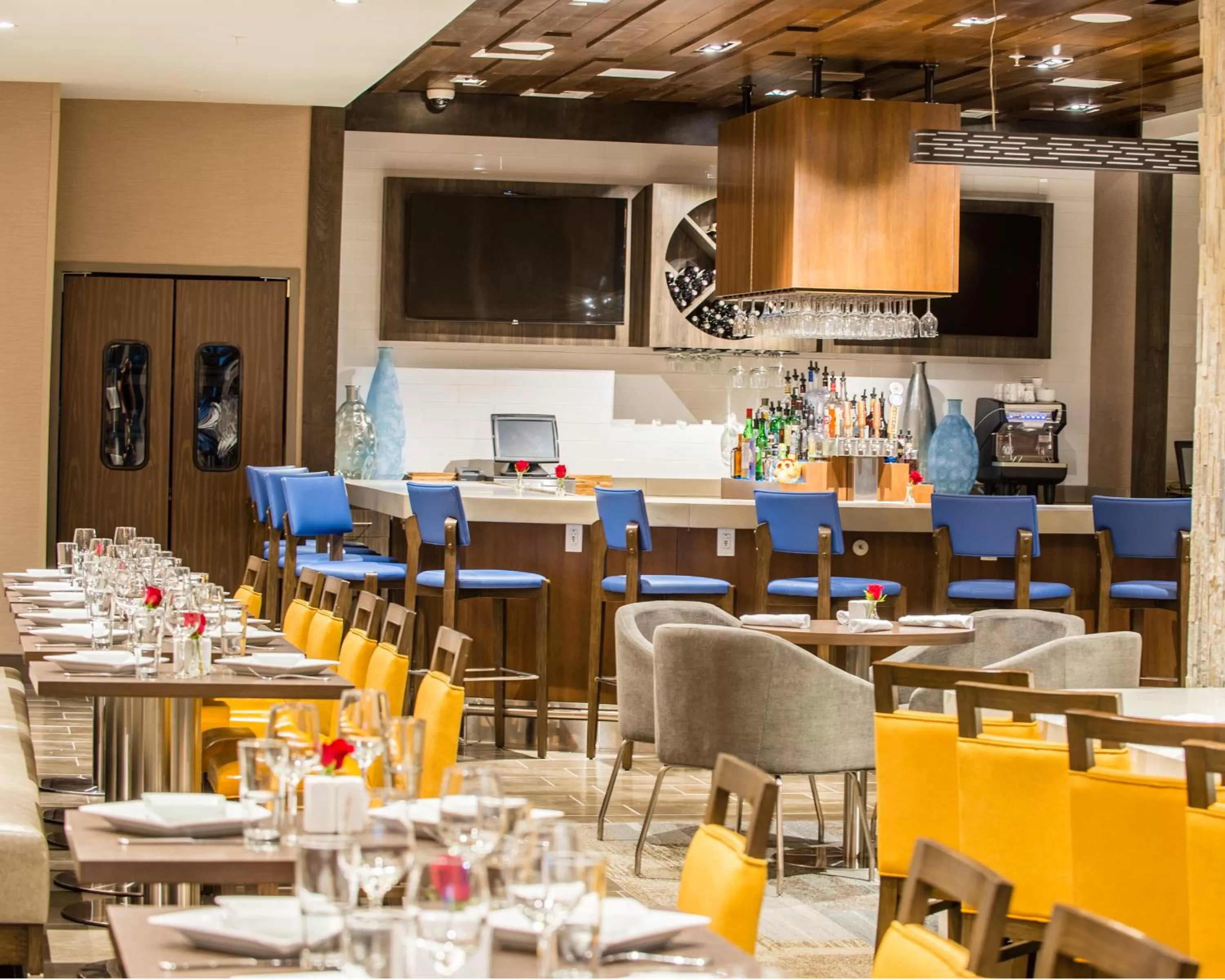 Restaurant/places to eat in Cambria Hotel McAllen Convention Center