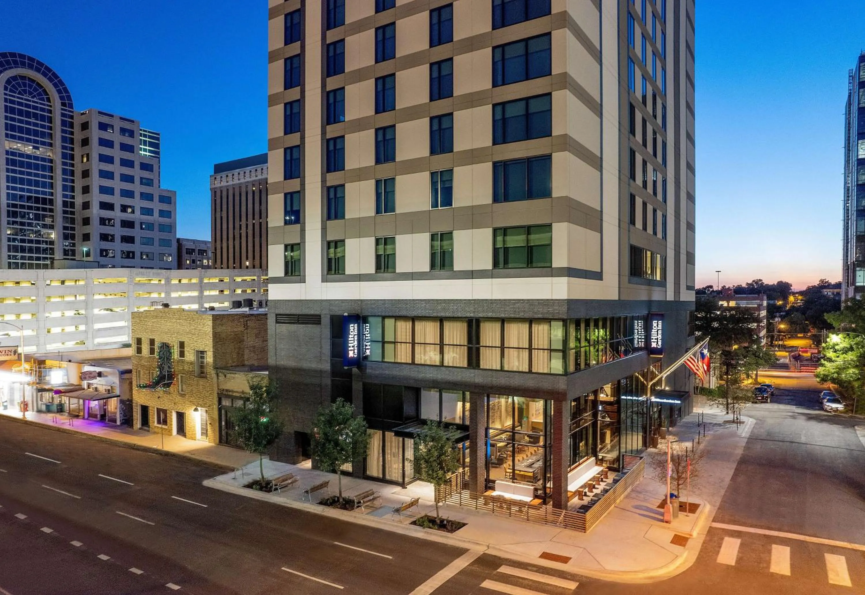 Property building in Hilton Garden Inn Austin University Capitol District