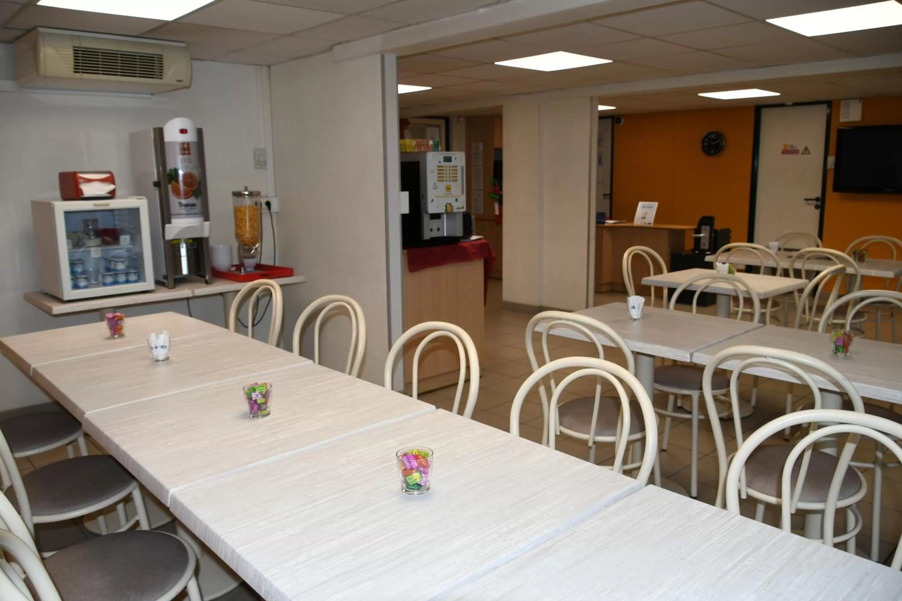 Restaurant/places to eat in Premiere Classe Nevers Varennes Vauzelles