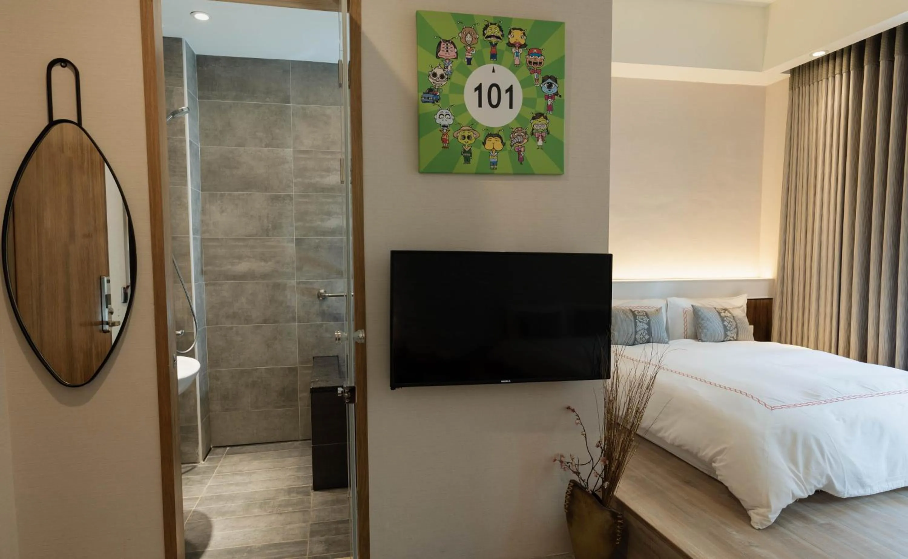 Bathroom, Bed in Tianli Hotel