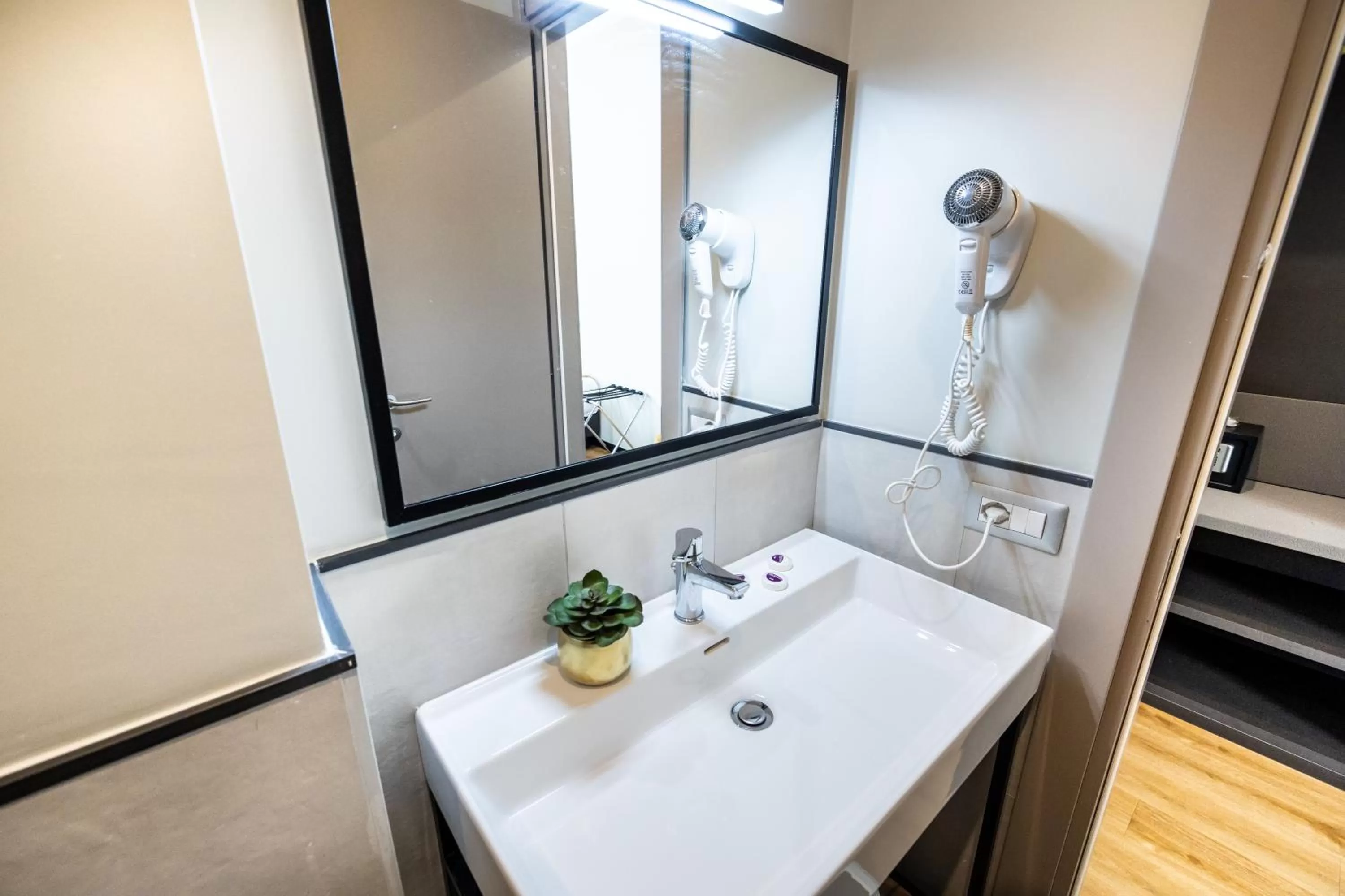 Bathroom in The Cross Hotel