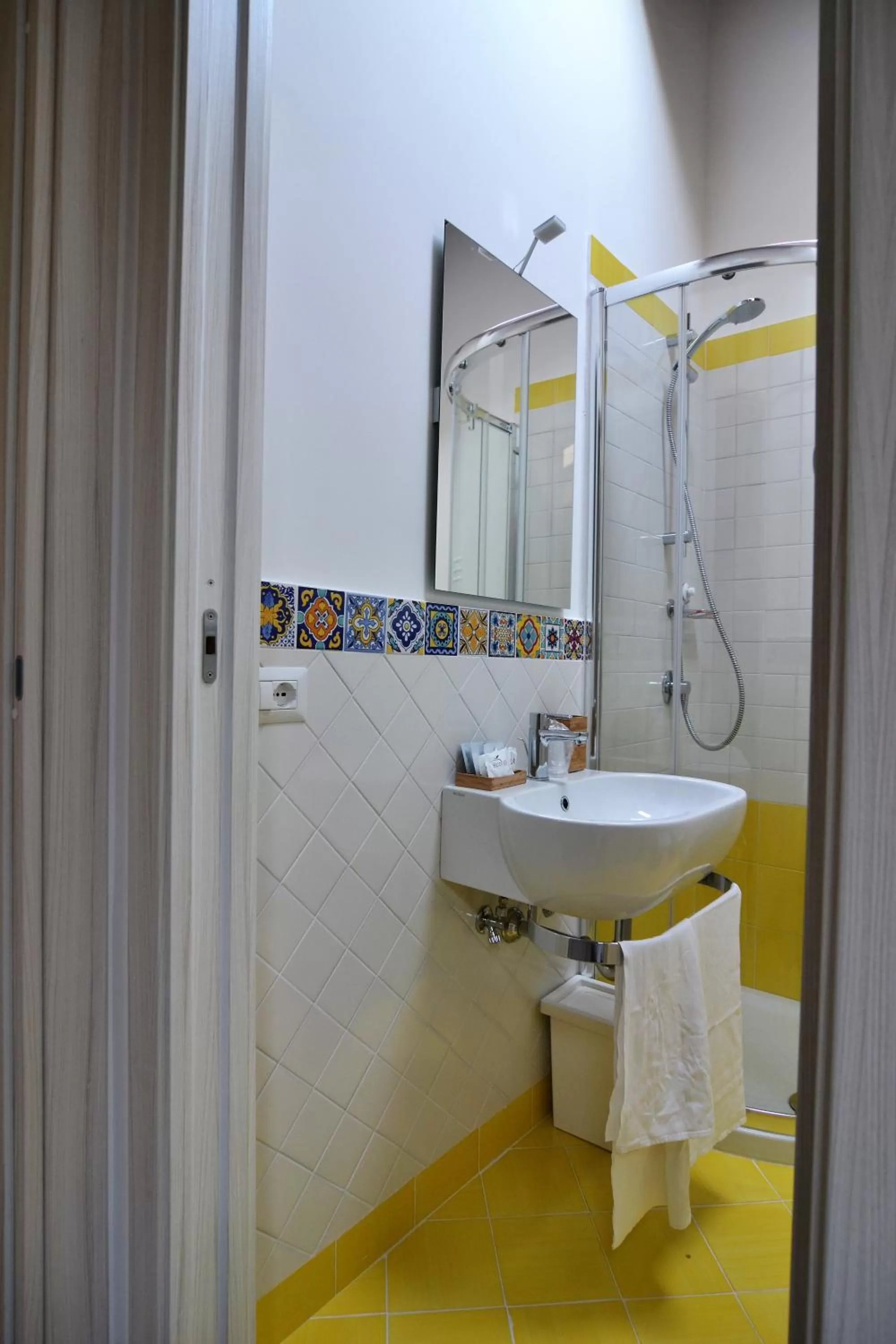 Bathroom in Songbird