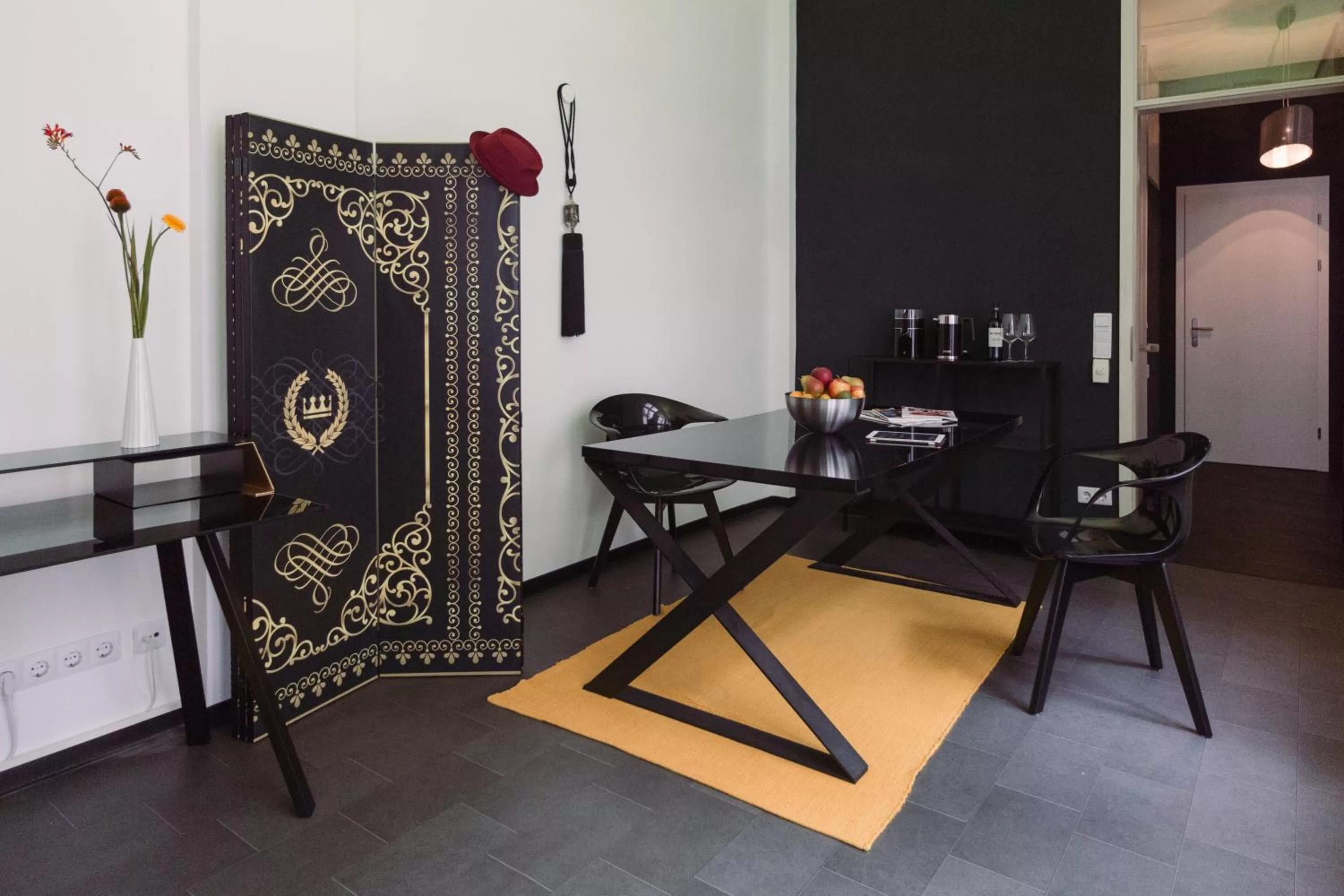 Photo of the whole room in Central Hotel bel étage