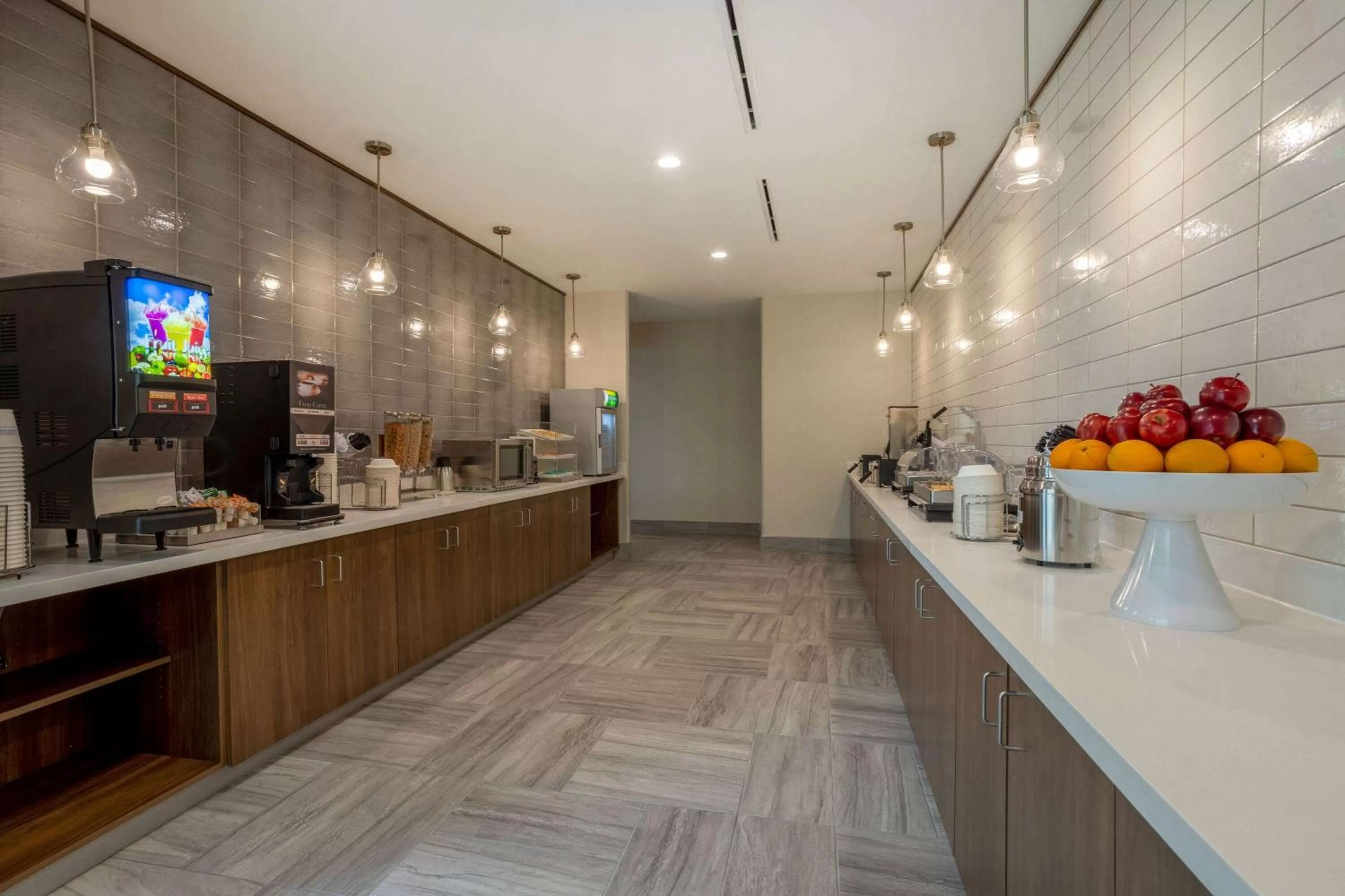 Breakfast in La Quinta Inn & Suites by Wyndham Pflugerville