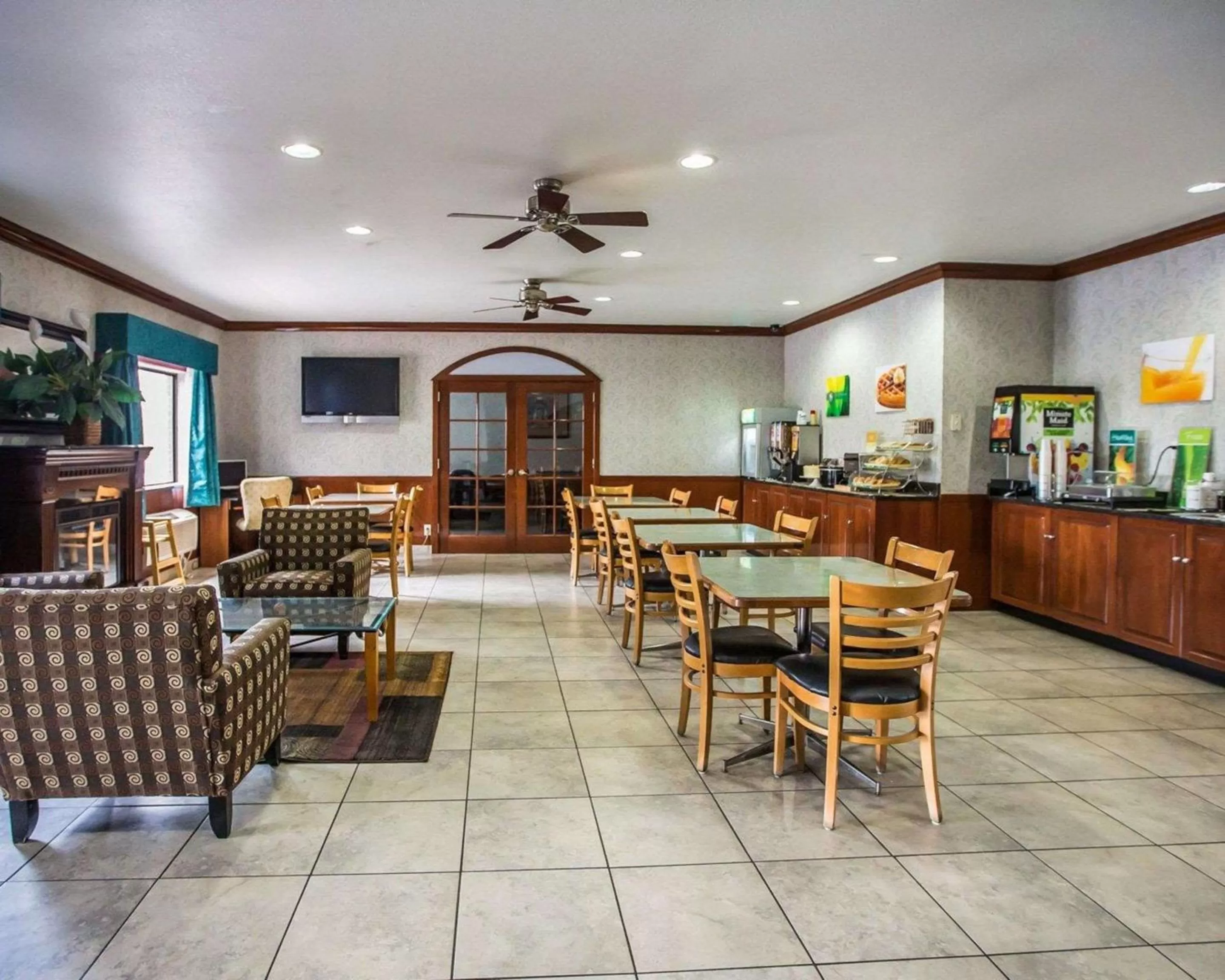Restaurant/places to eat in Quality Inn Peru near Starved Rock State Park