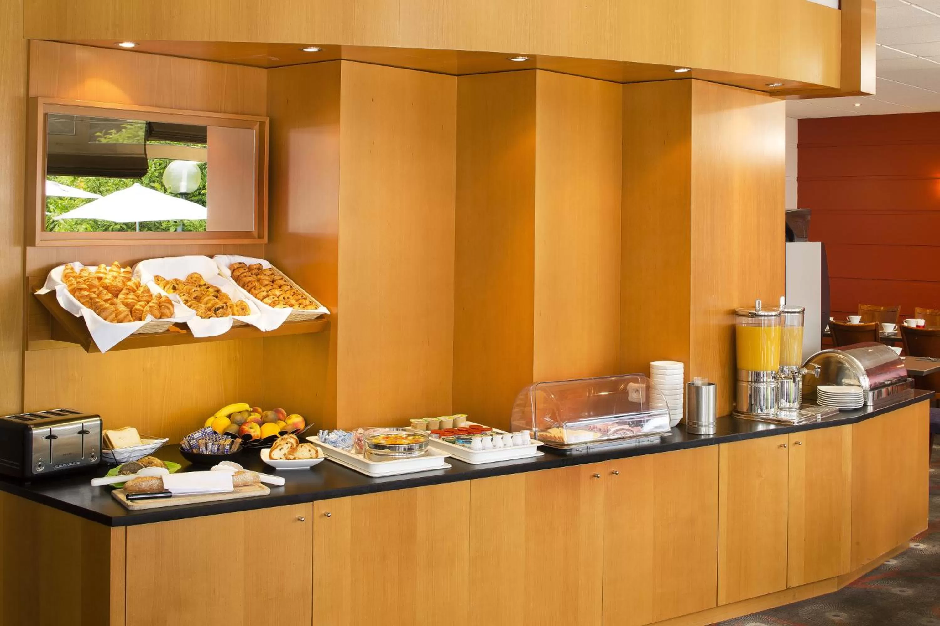 Buffet breakfast in Escale Oceania Brest
