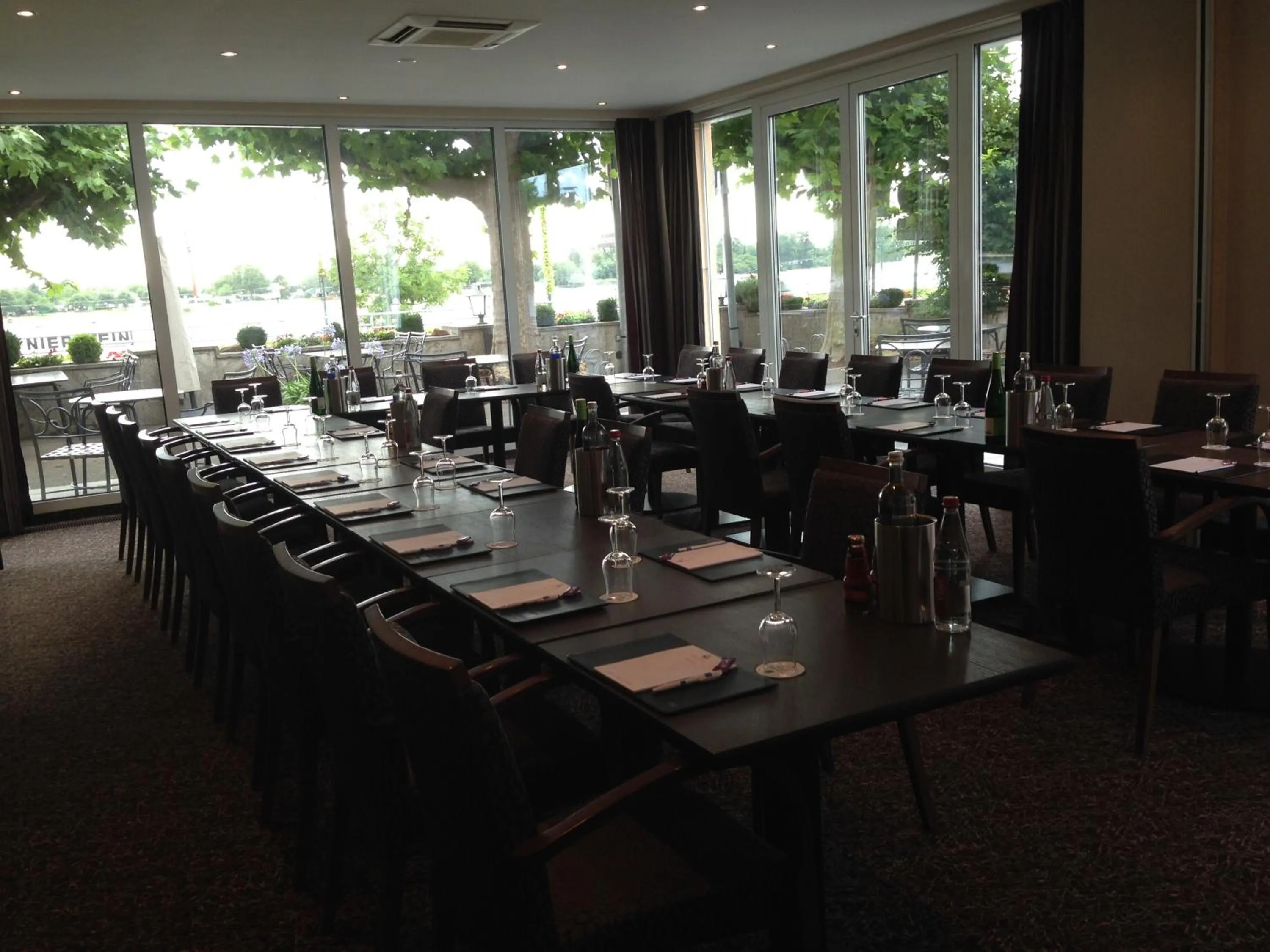 Business facilities in Rhein-Hotel Nierstein