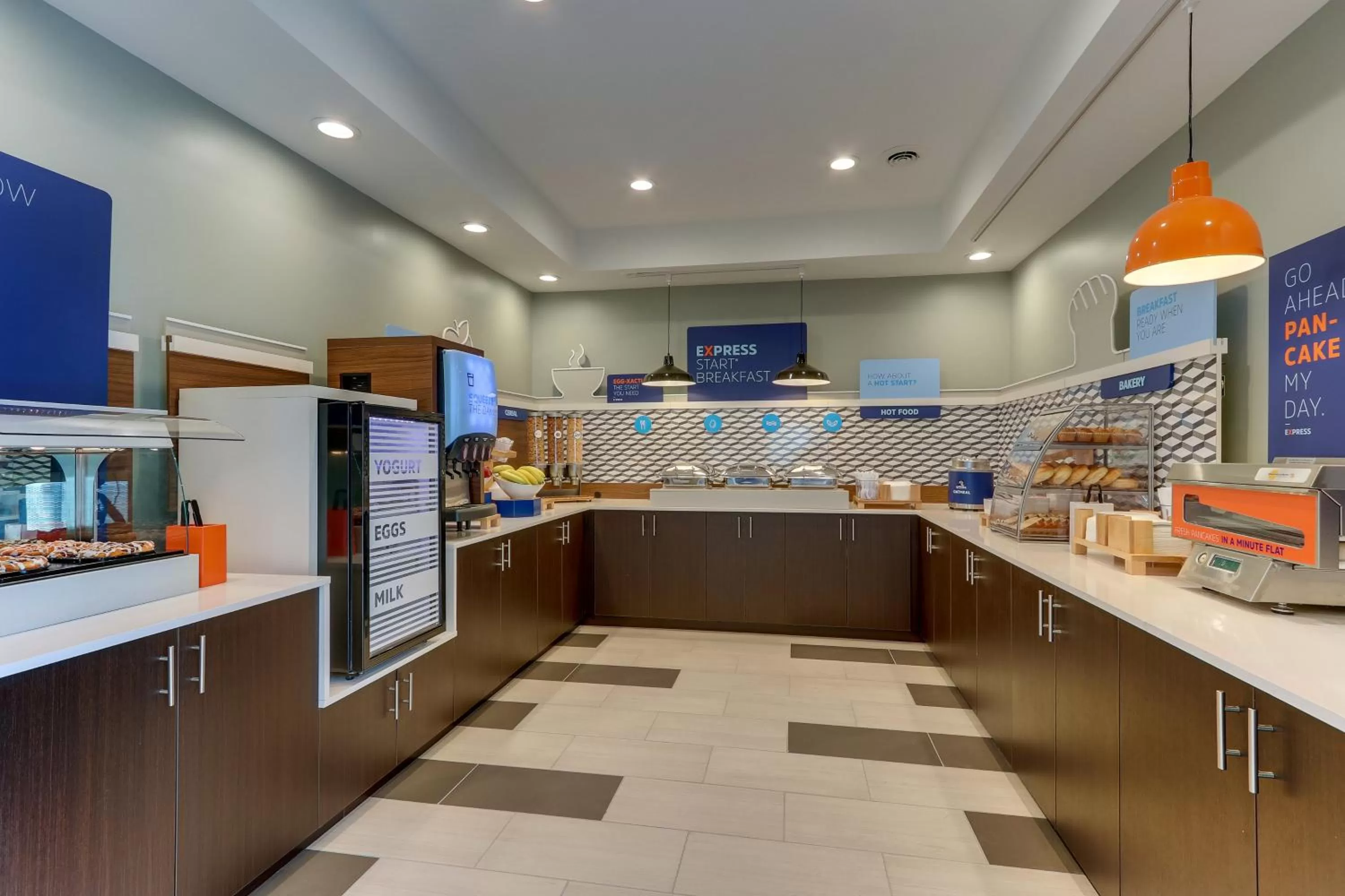 Breakfast, Kitchen/Kitchenette in Holiday Inn Express Hotel & Suites Corbin, an IHG Hotel