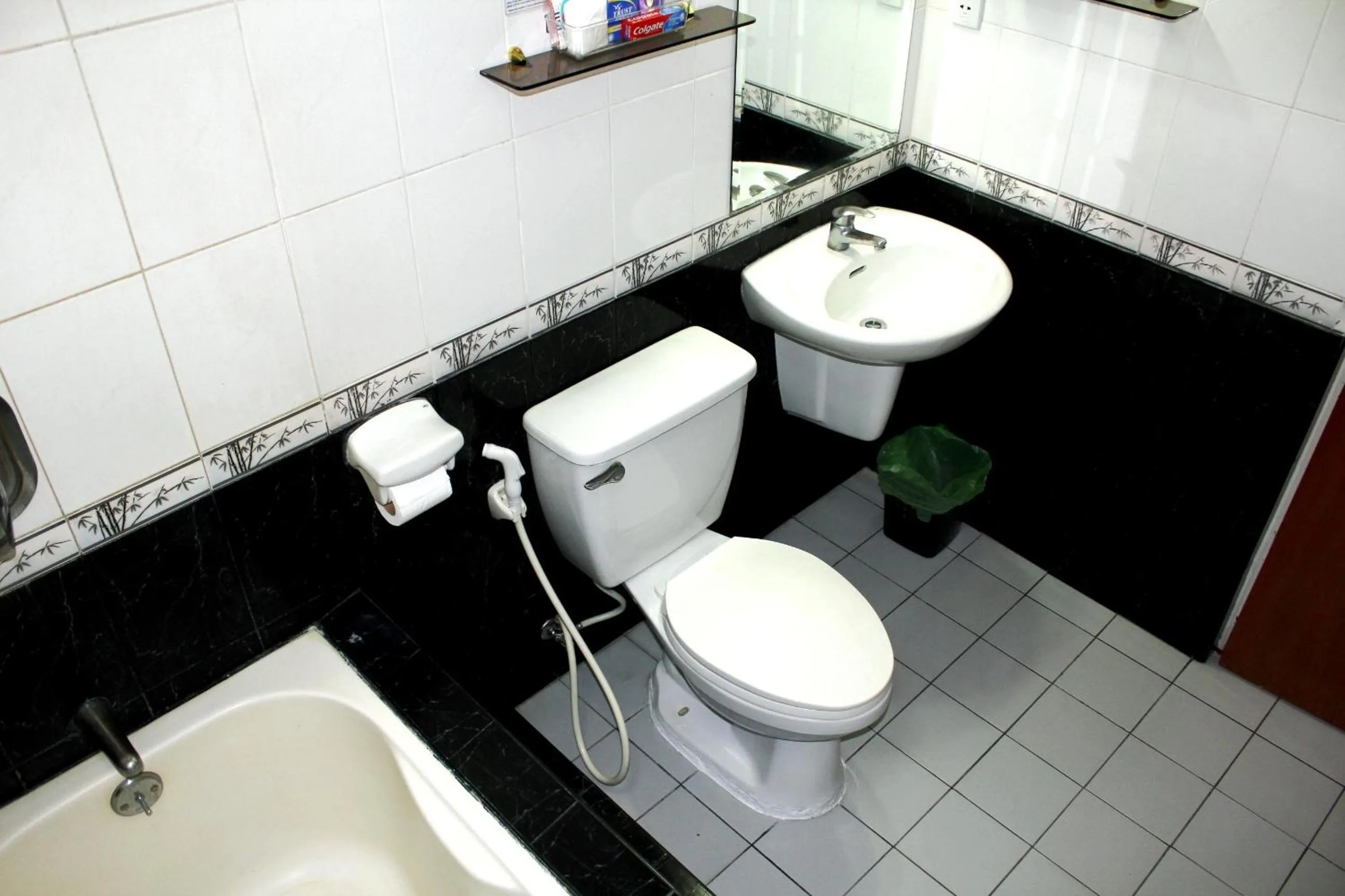 Bathroom in Pacific Breeze Hotel and Resort