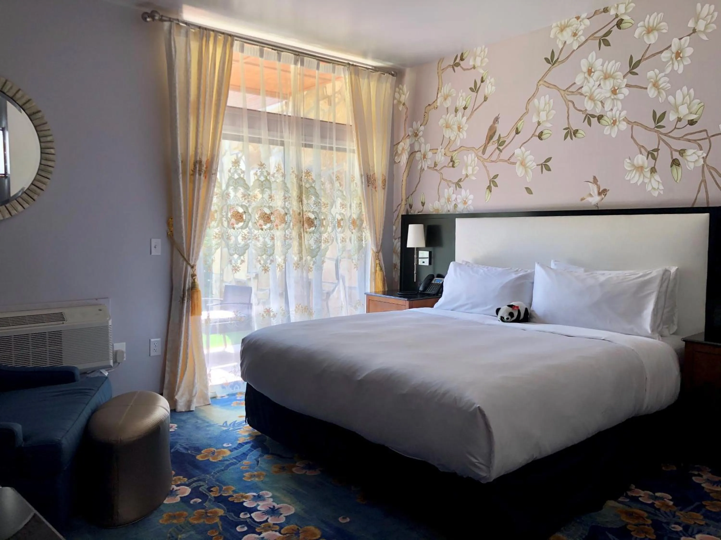 Bed in Wangshi China Palace