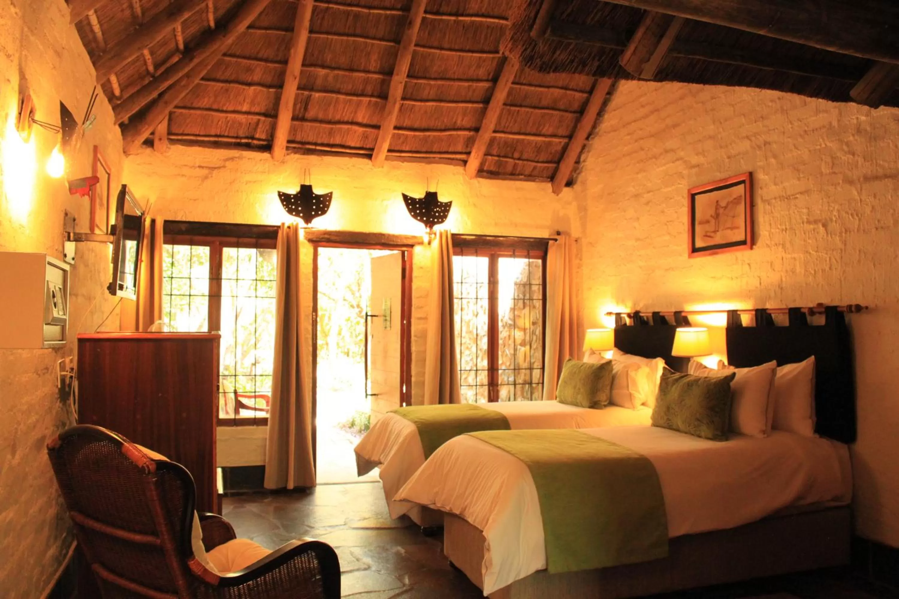 Bedroom, Bed in Misty Hills Country Hotel, Conference Centre & Spa