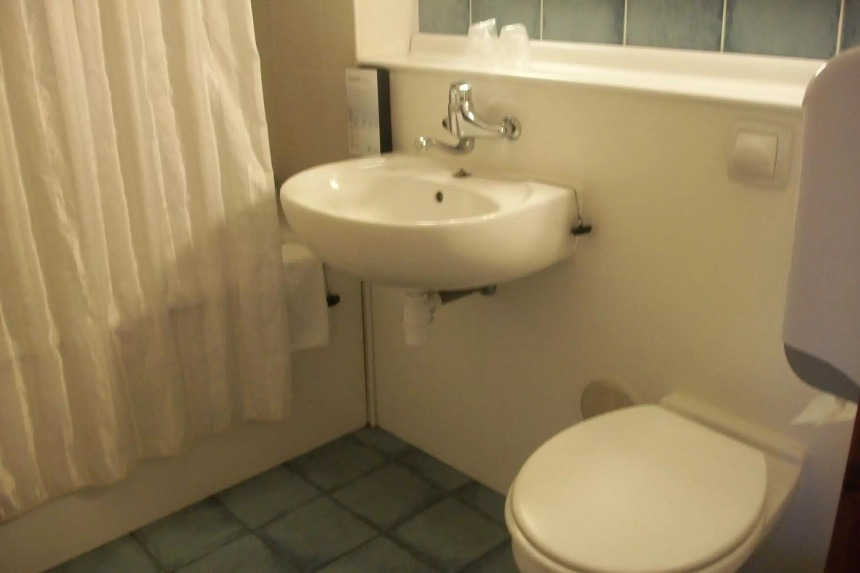 Triple Room (1 Double Bed + 1 Single Bed) - single occupancy in Kyriad Tarbes Bastillac Triple Room (1 Double Bed + 1 Single Bed) - single occupancy in Kyriad Tarbes Bastillac