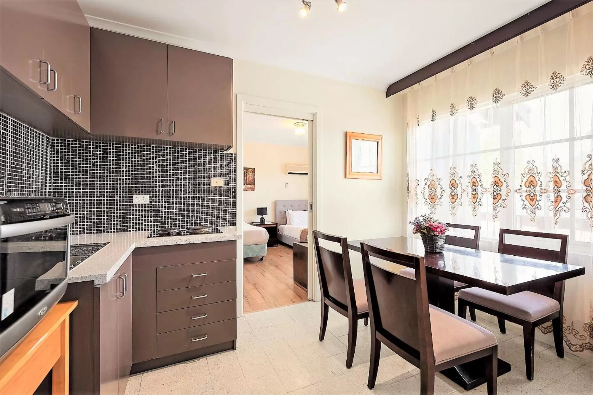 Kitchen or kitchenette in Eltham Gateway Hotel & Conference Centre