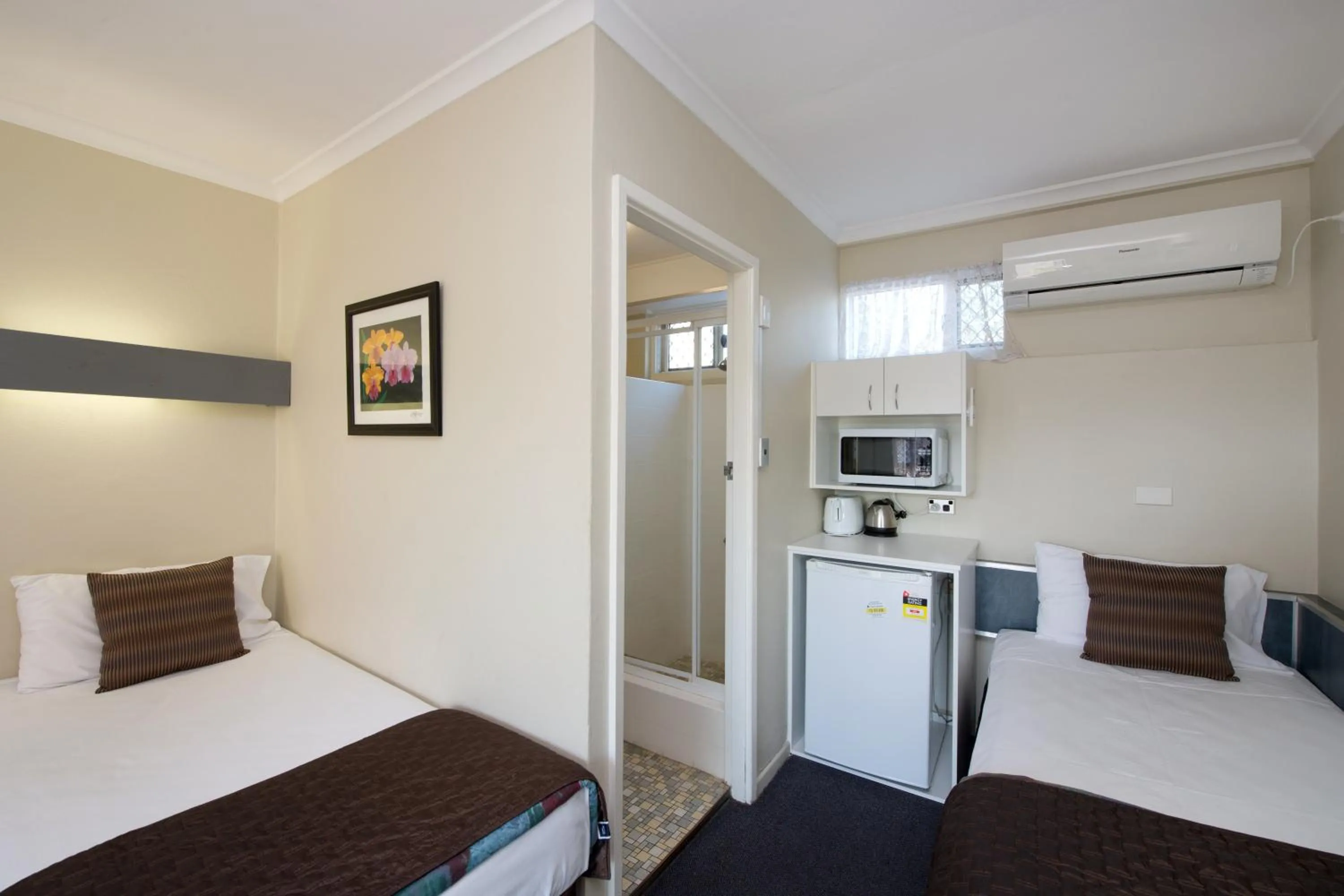 Bed in Mineral Sands Motel