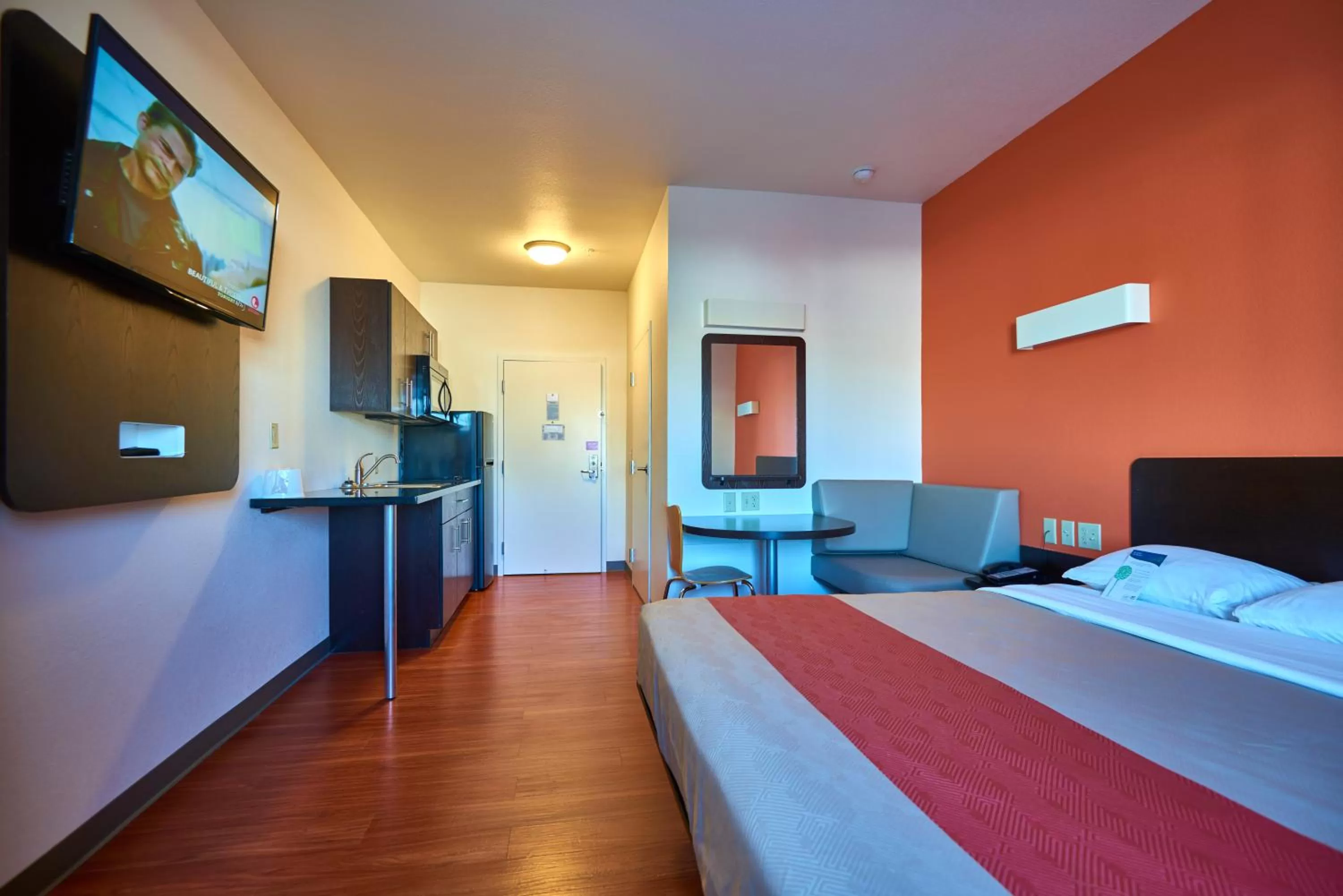 Bedroom, Bed in Motel 6 Wilkes Barre Arena