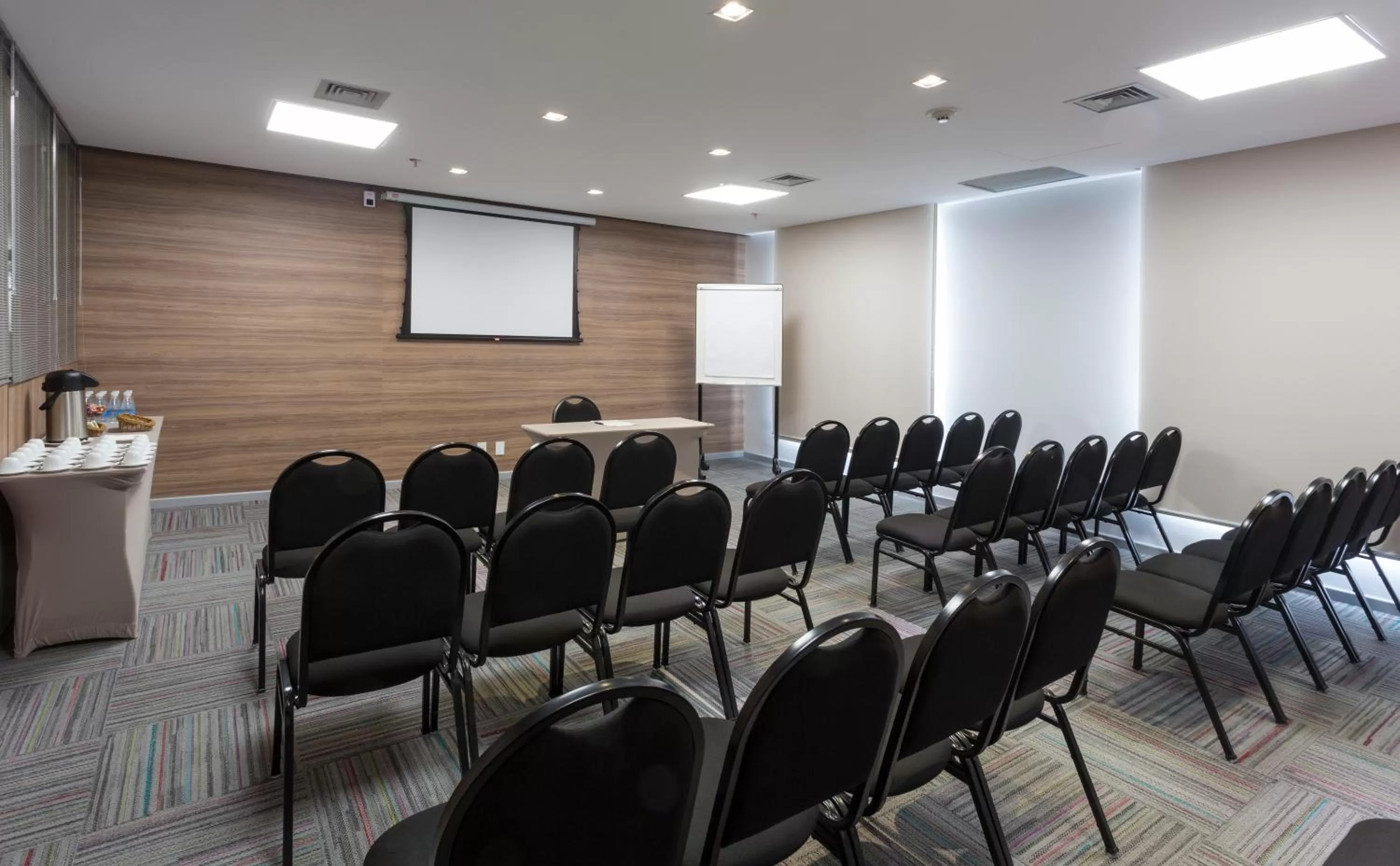 Business facilities in Comfort Hotel Santos