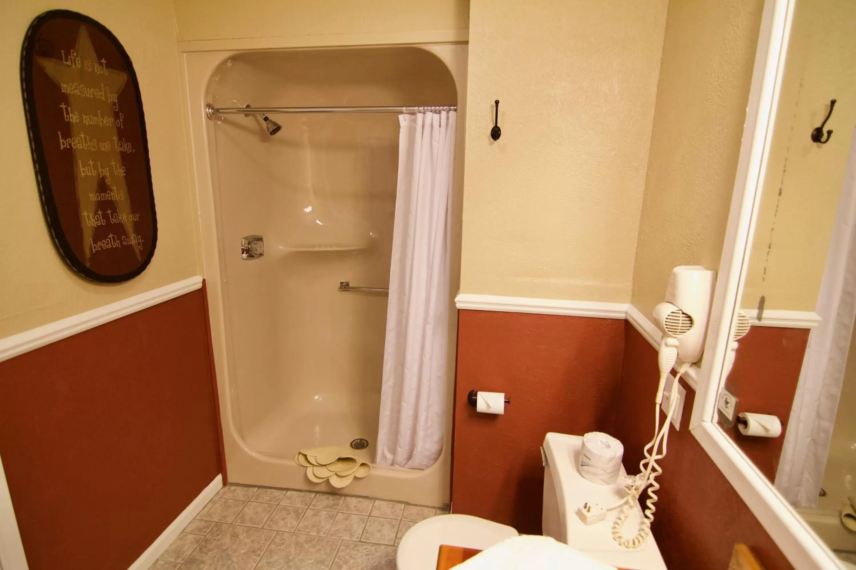 Bathroom in Hotel Frankfort & Restaurant