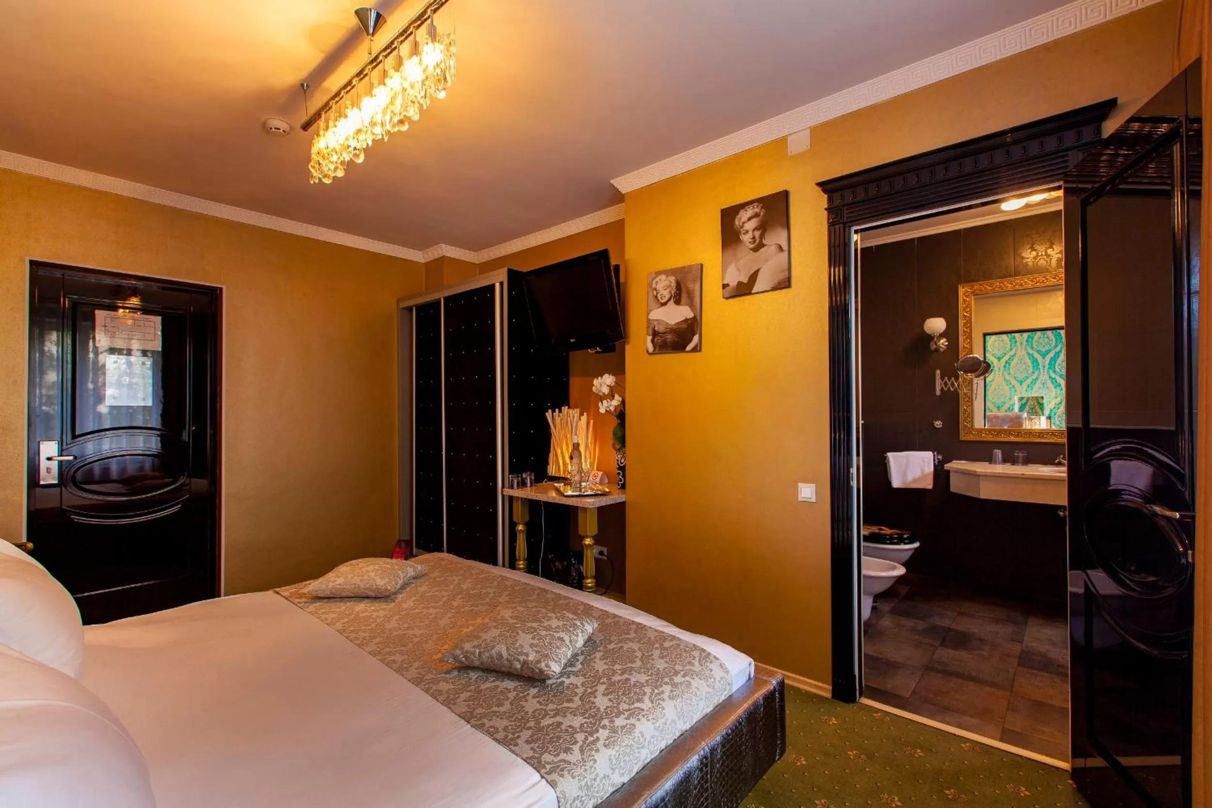 Photo of the whole room, Bed in Weekend Boutique Hotel