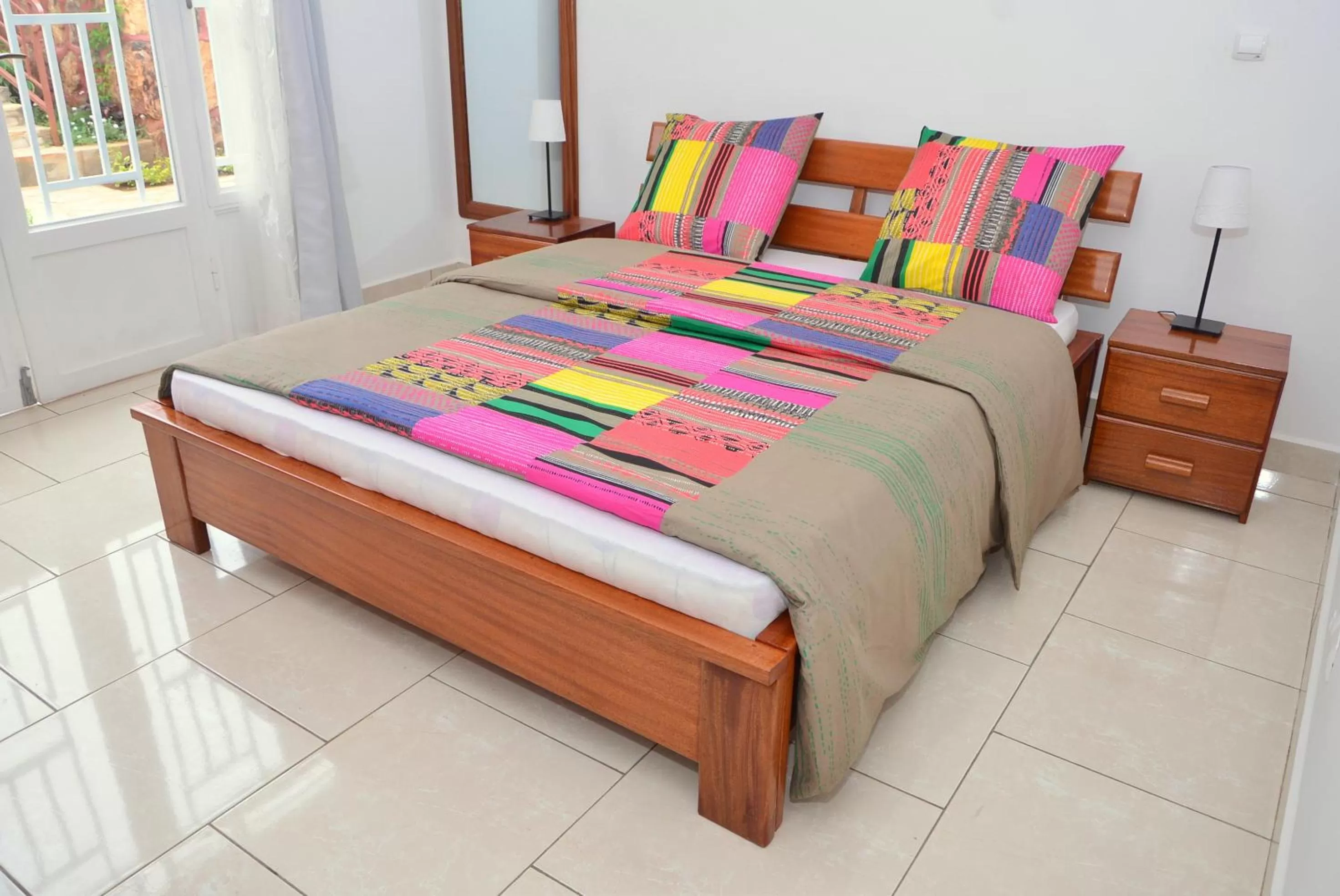 Bed in Hôtel Maisons-Sifa