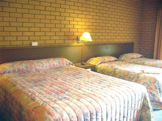 Queen Room with Two Queen Beds in Bega Village Motor Inn
