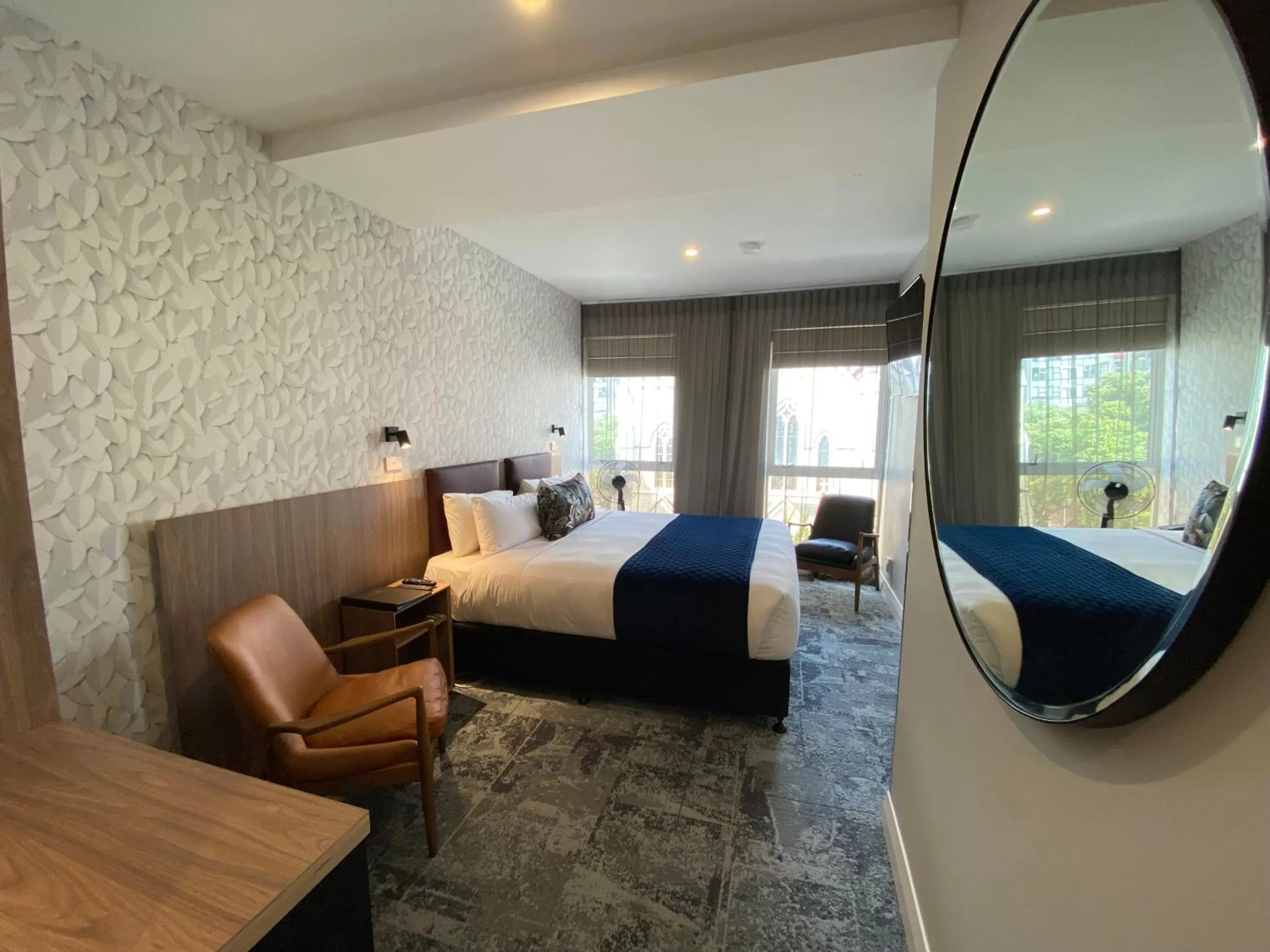 Photo of the whole room, Bed in Trinity Hotel