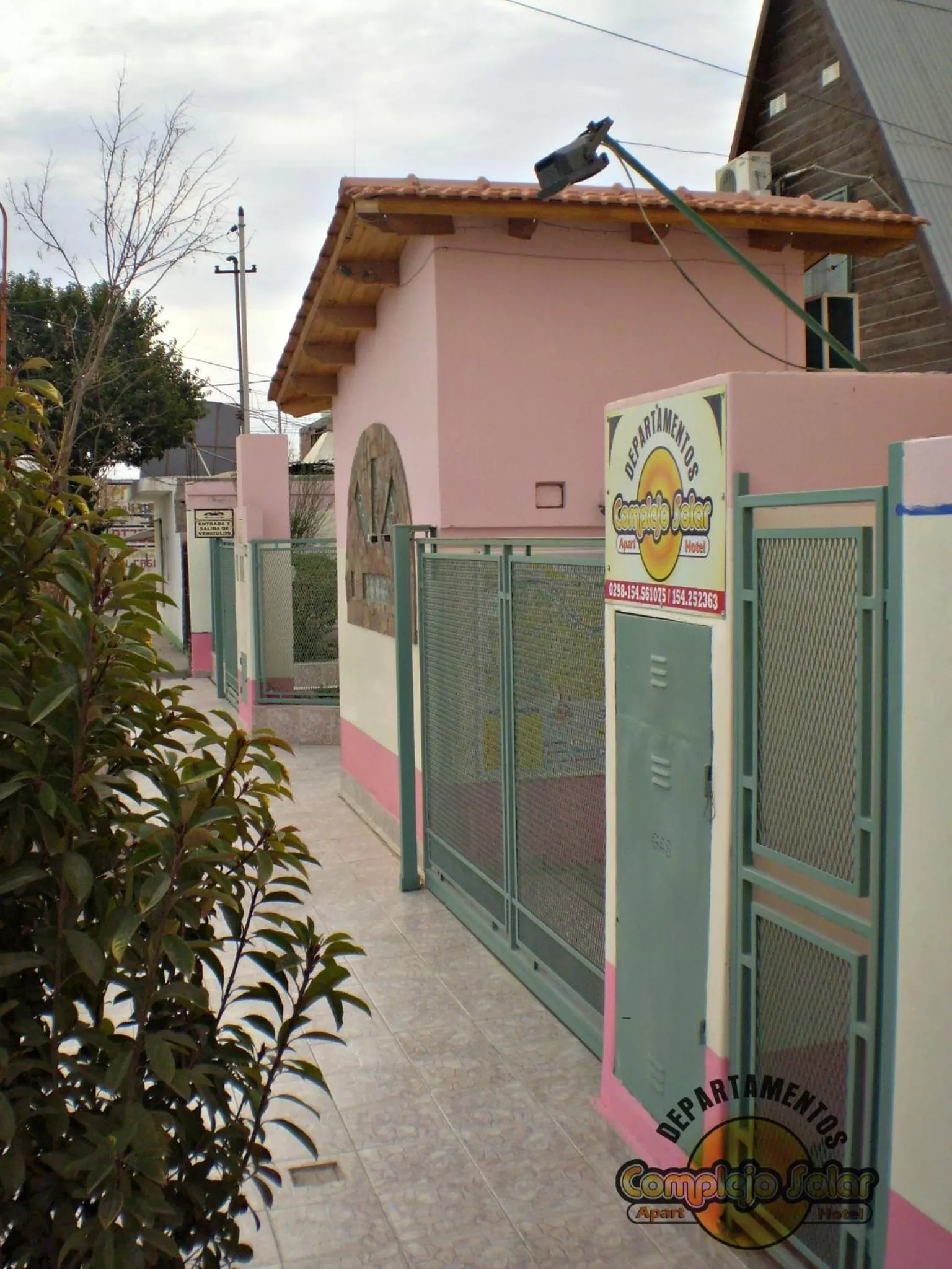 Facade/entrance in Complejo Solar Apart