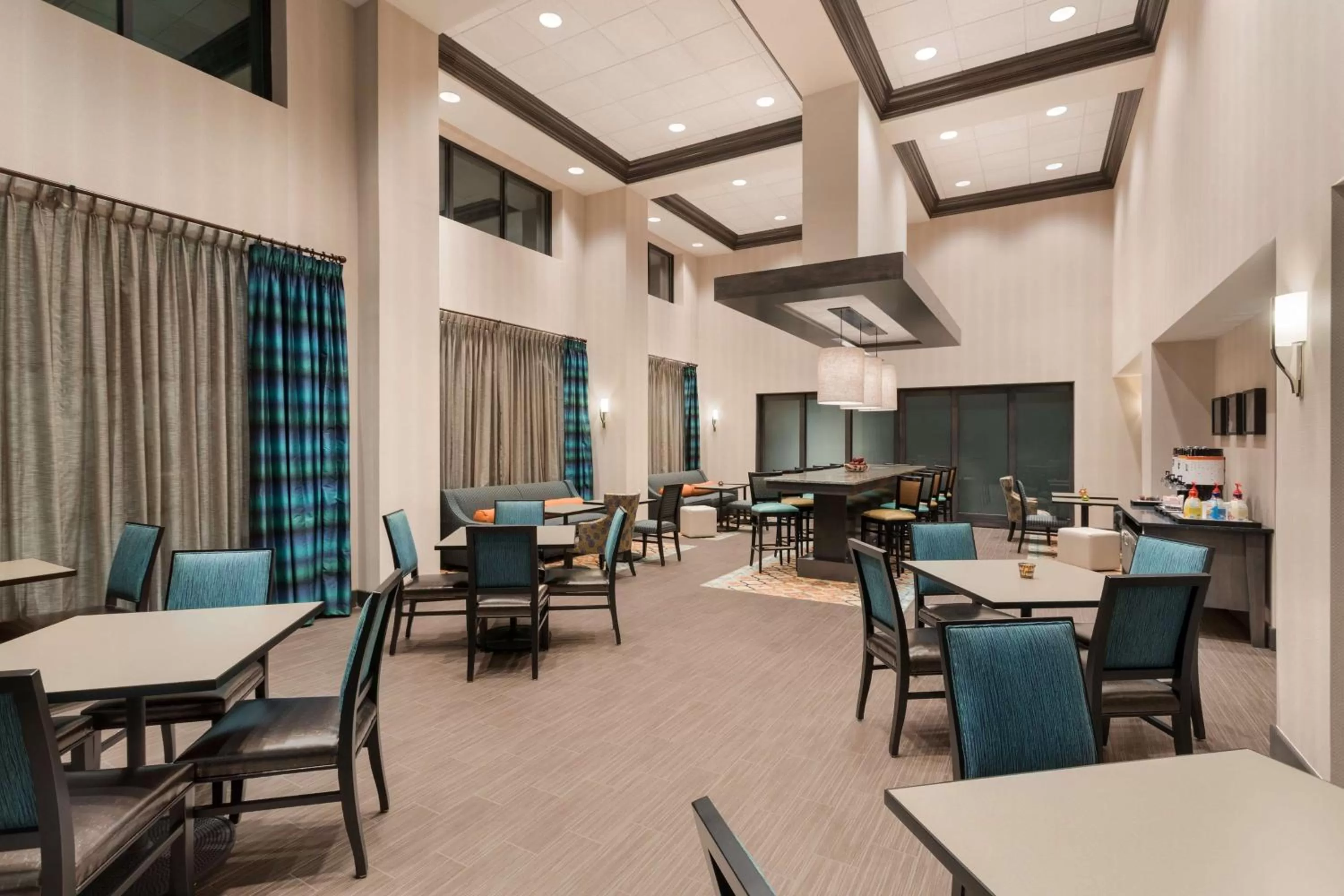 Lobby or reception in Hampton Inn & Suites West Des Moines Mill Civic