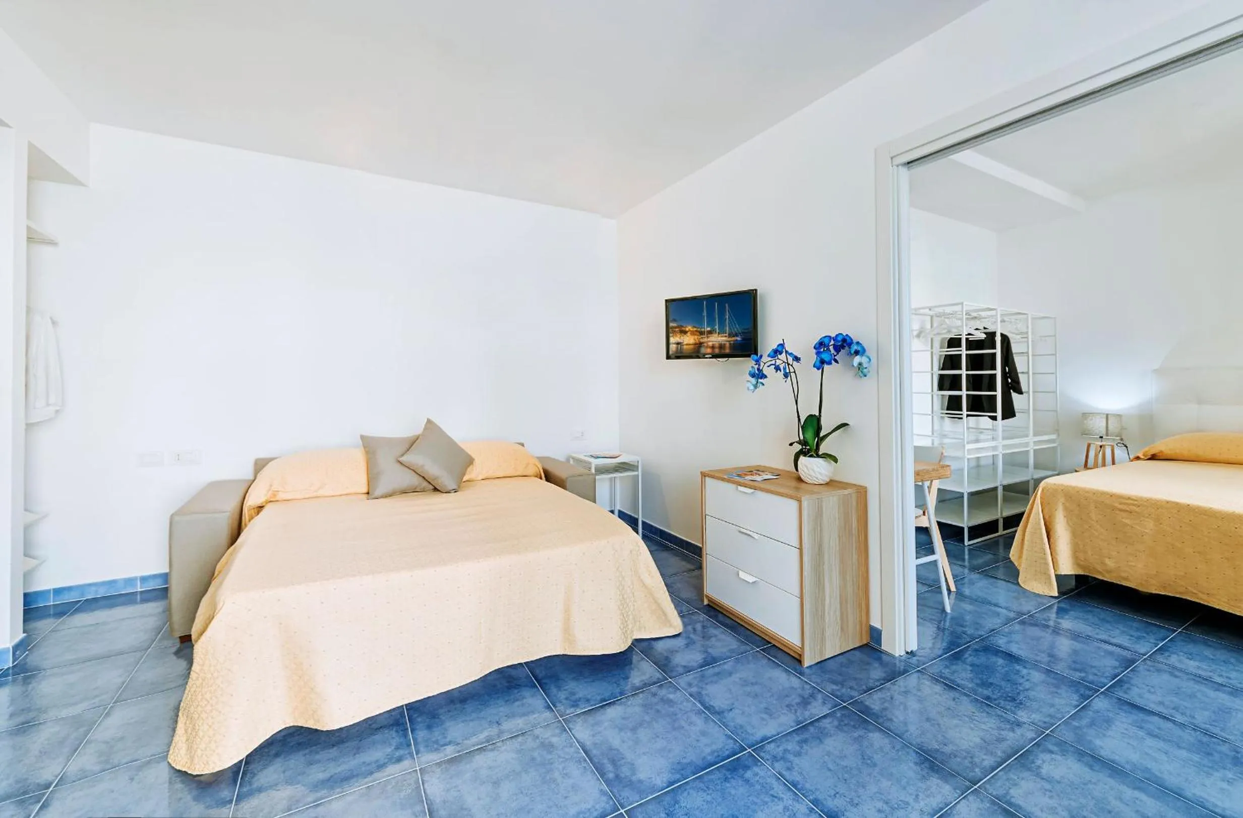 Swimming pool, Bed in Le Canne Family Resort & Spa