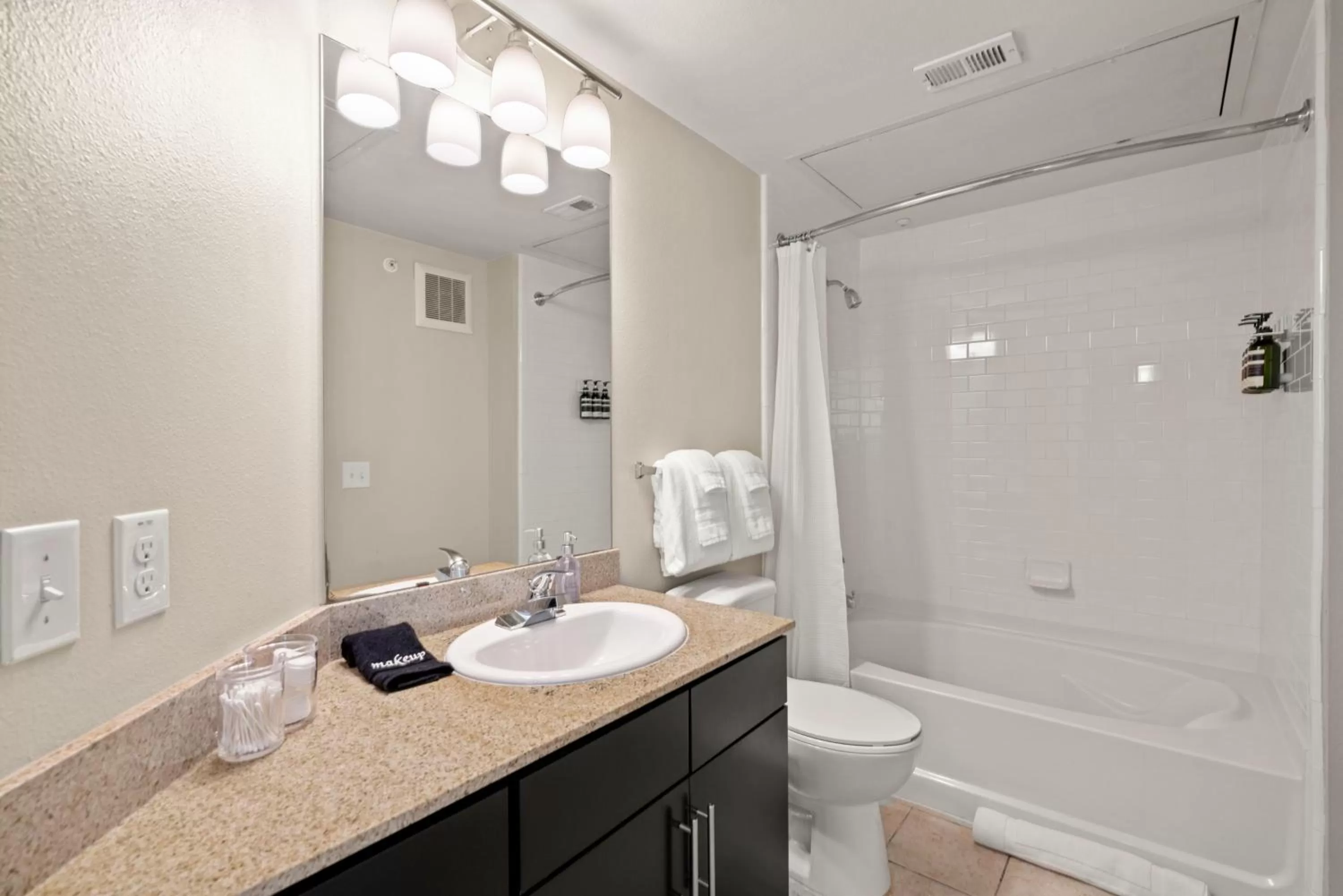 Bathroom in Kasa Highland Park Dallas