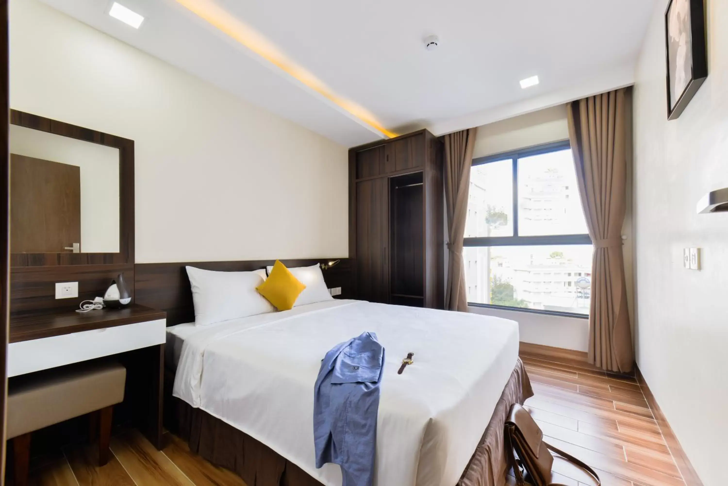 Deluxe Double Room in Yen Vang Hotel & Apartment Nha Trang Deluxe Double Room in Yen Vang Hotel & Apartment Nha Trang