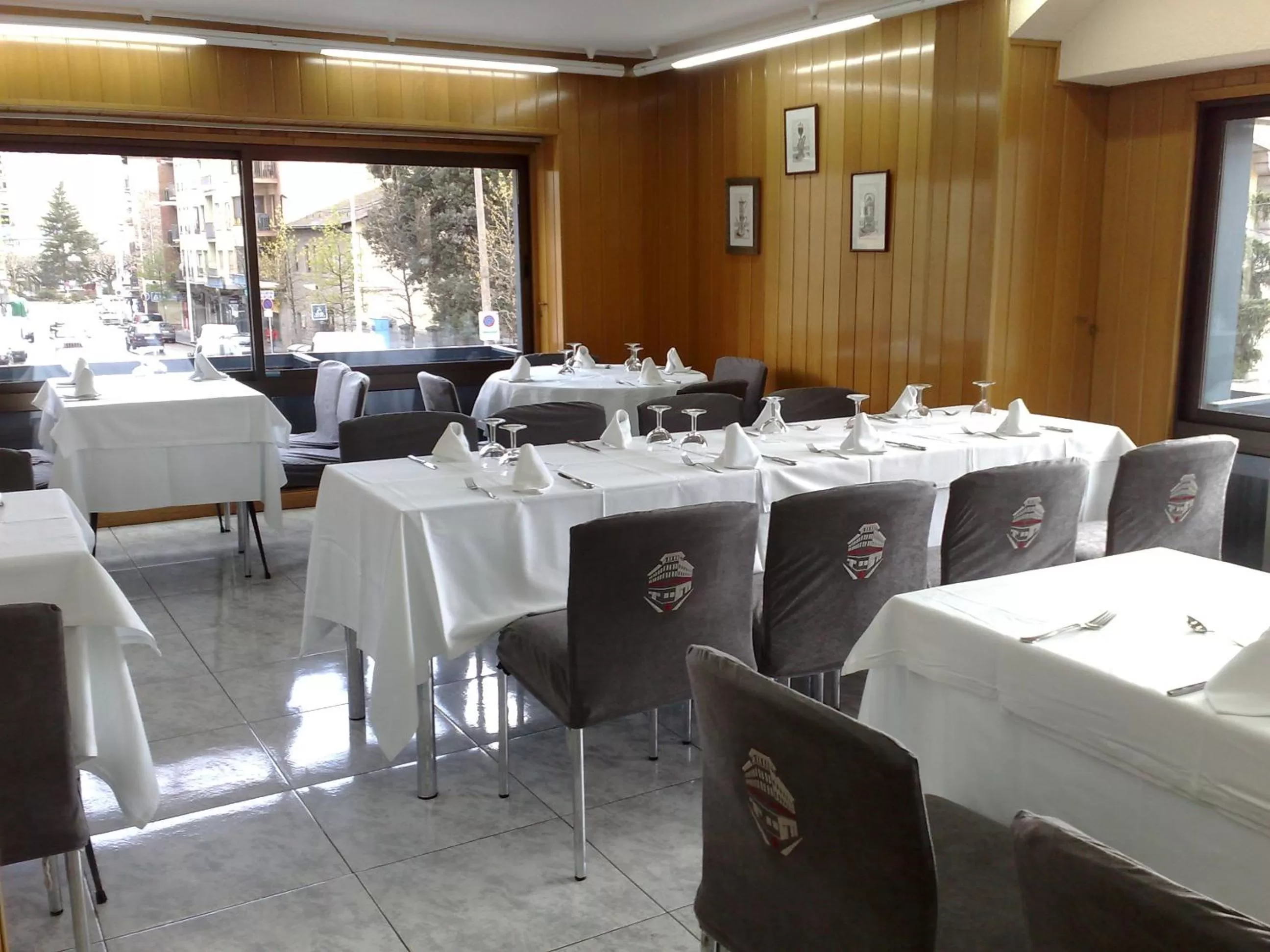 Restaurant/places to eat in Hotel Avenida