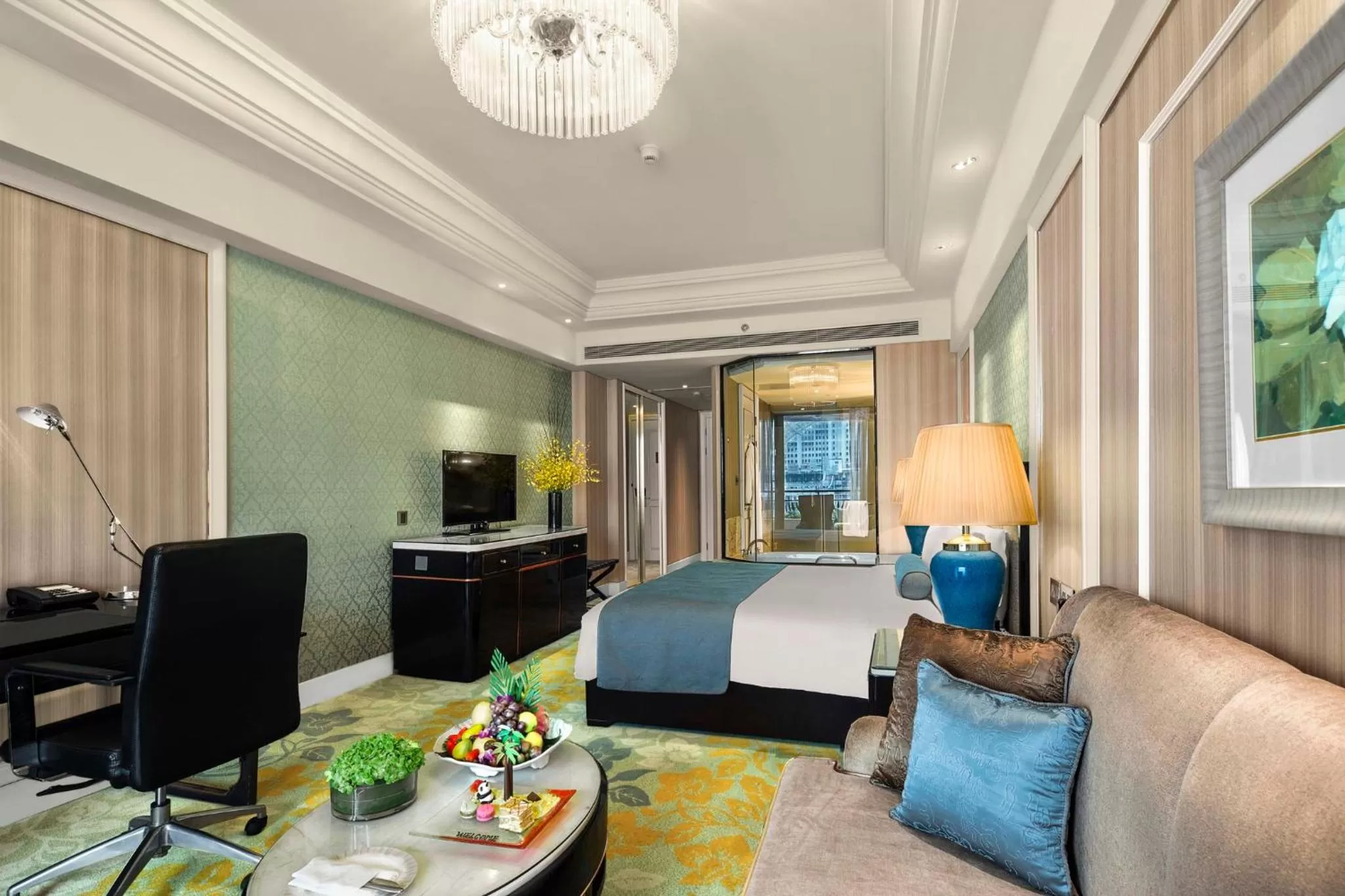 Photo of the whole room, Bed in InterContinental Chengdu Global Center by IHG