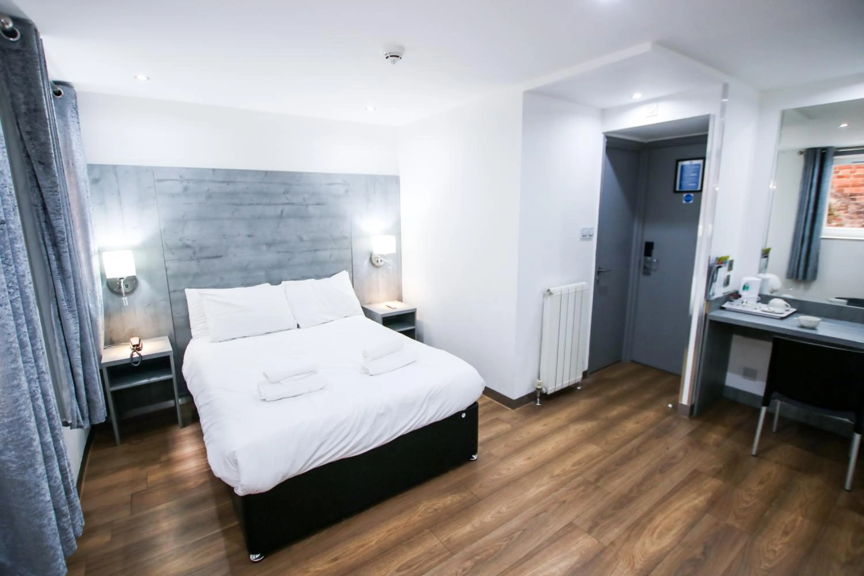 Bed in Brunswick Merchant City Hotel