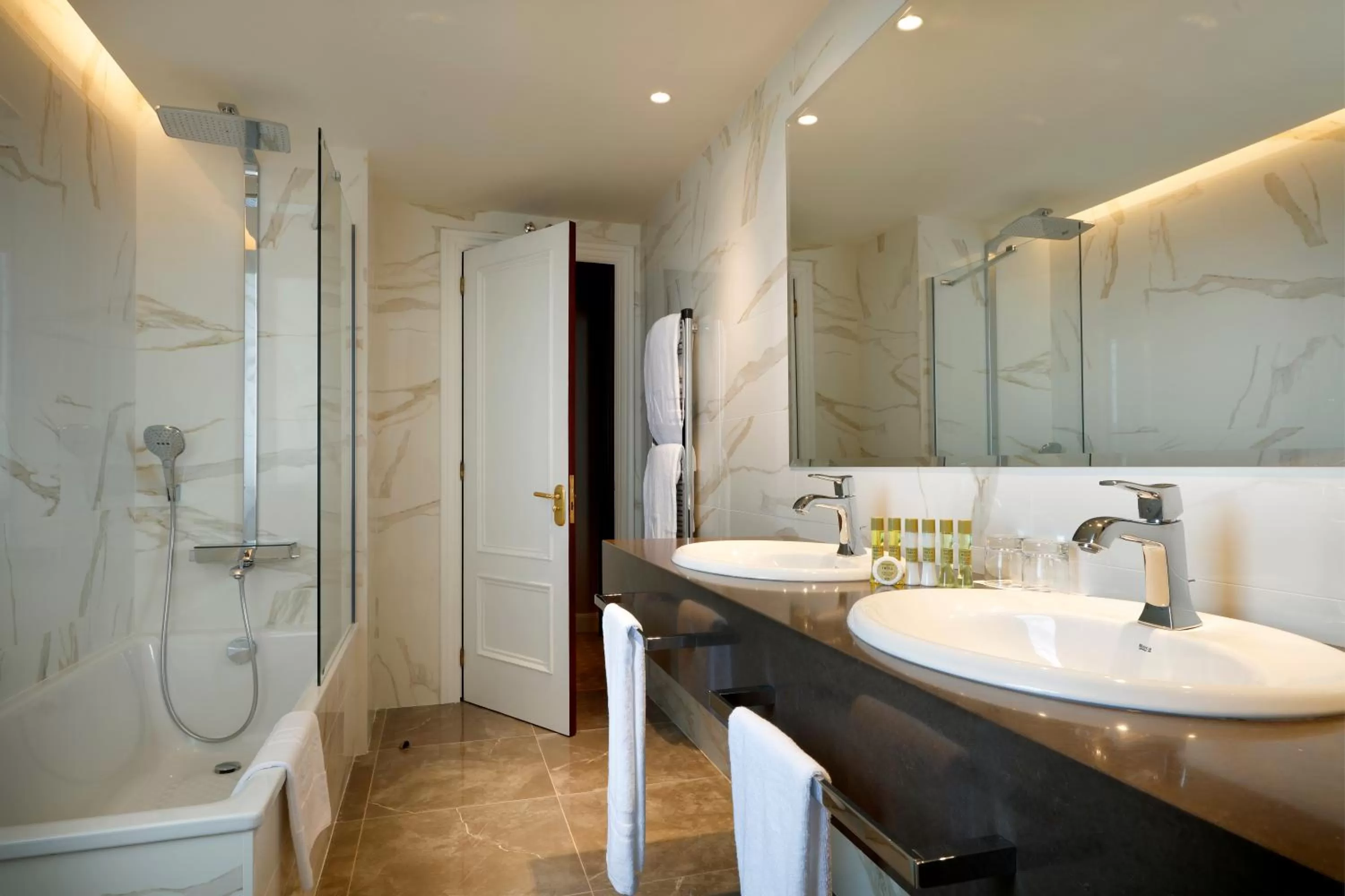 Toilet in Eurostars Hotel Real