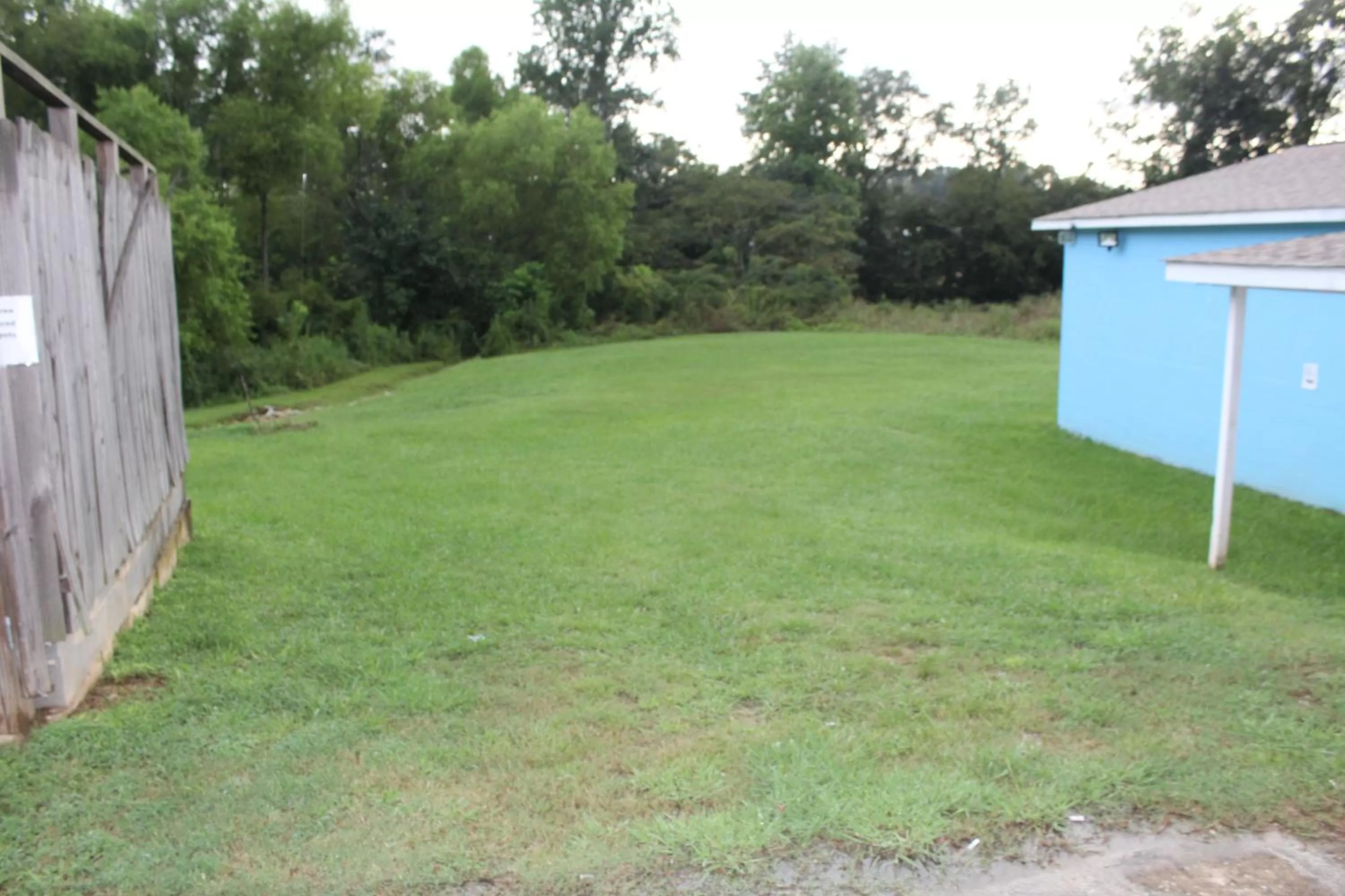 Pets in Scottish Inn - Clanton