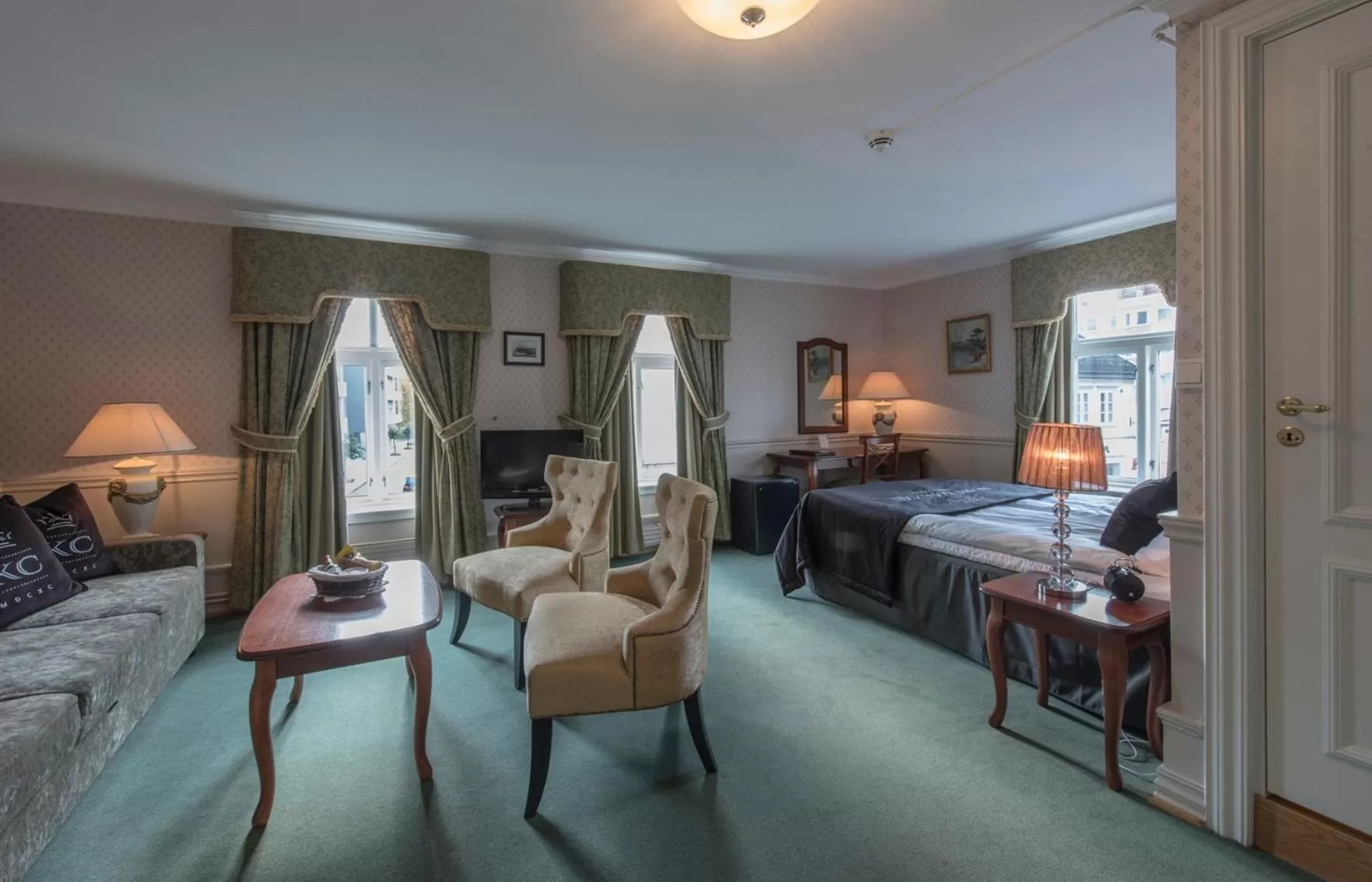 Bedroom, Bed in Hotel Kong Carl - Unike Hoteller