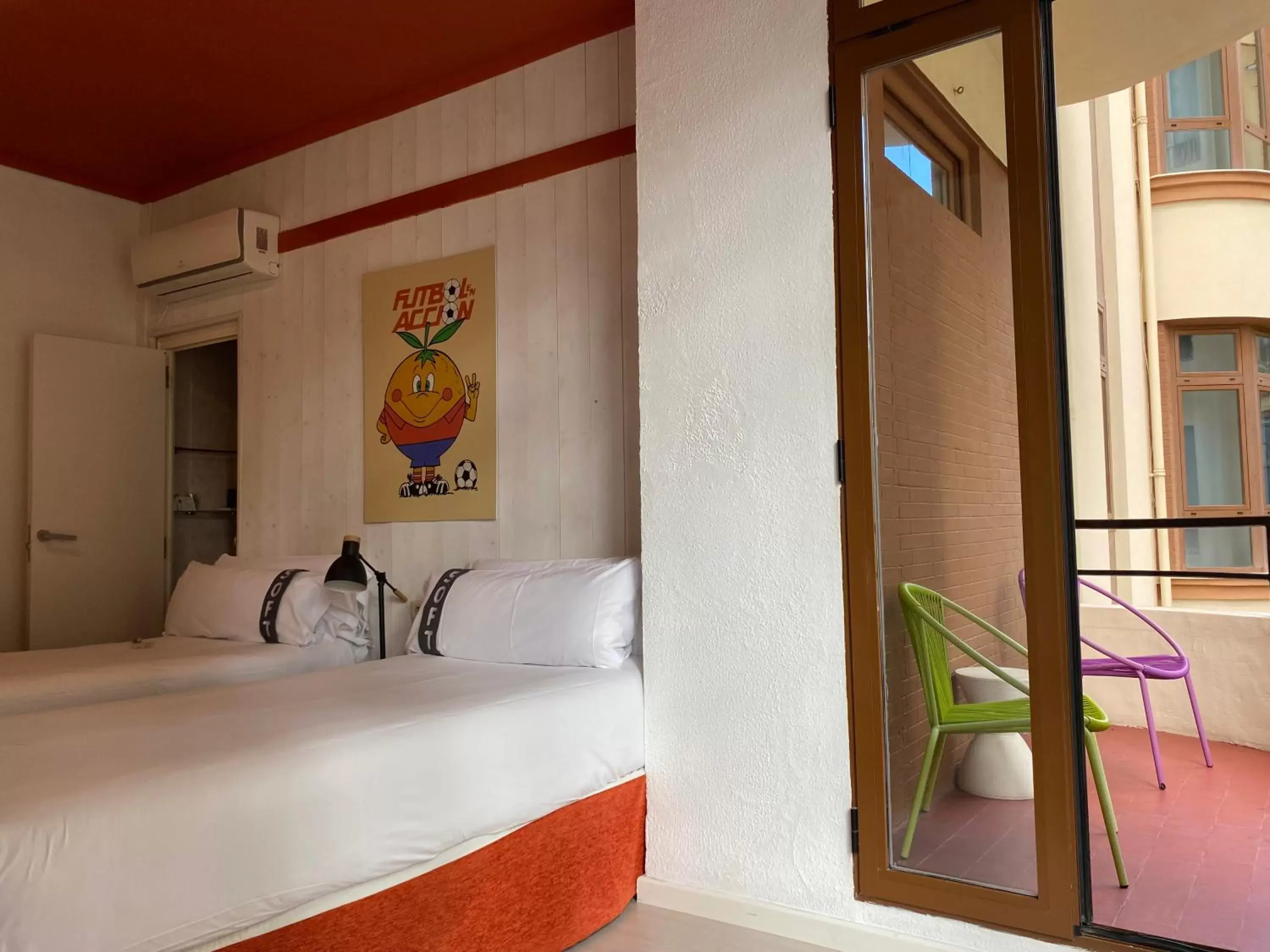 Twin Room with Balcony in Casual Vintage Valencia Twin Room with Balcony in Casual Vintage Valencia