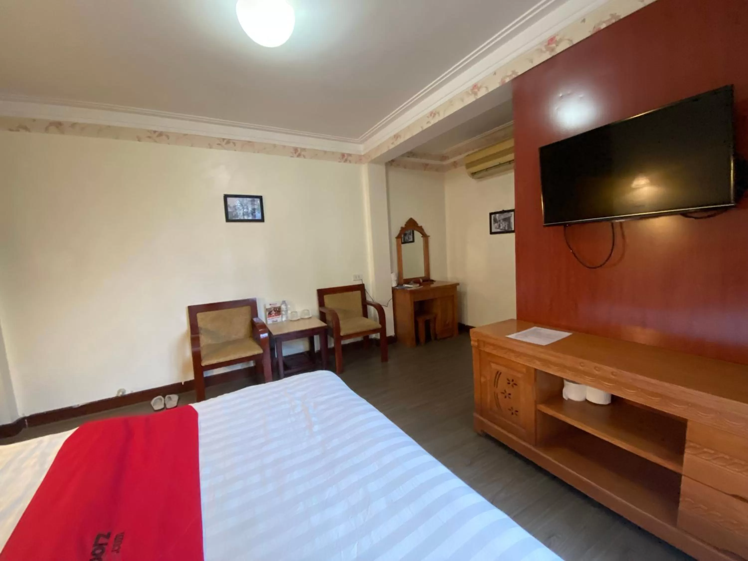 Photo of the whole room, Bed in Sophie hotel