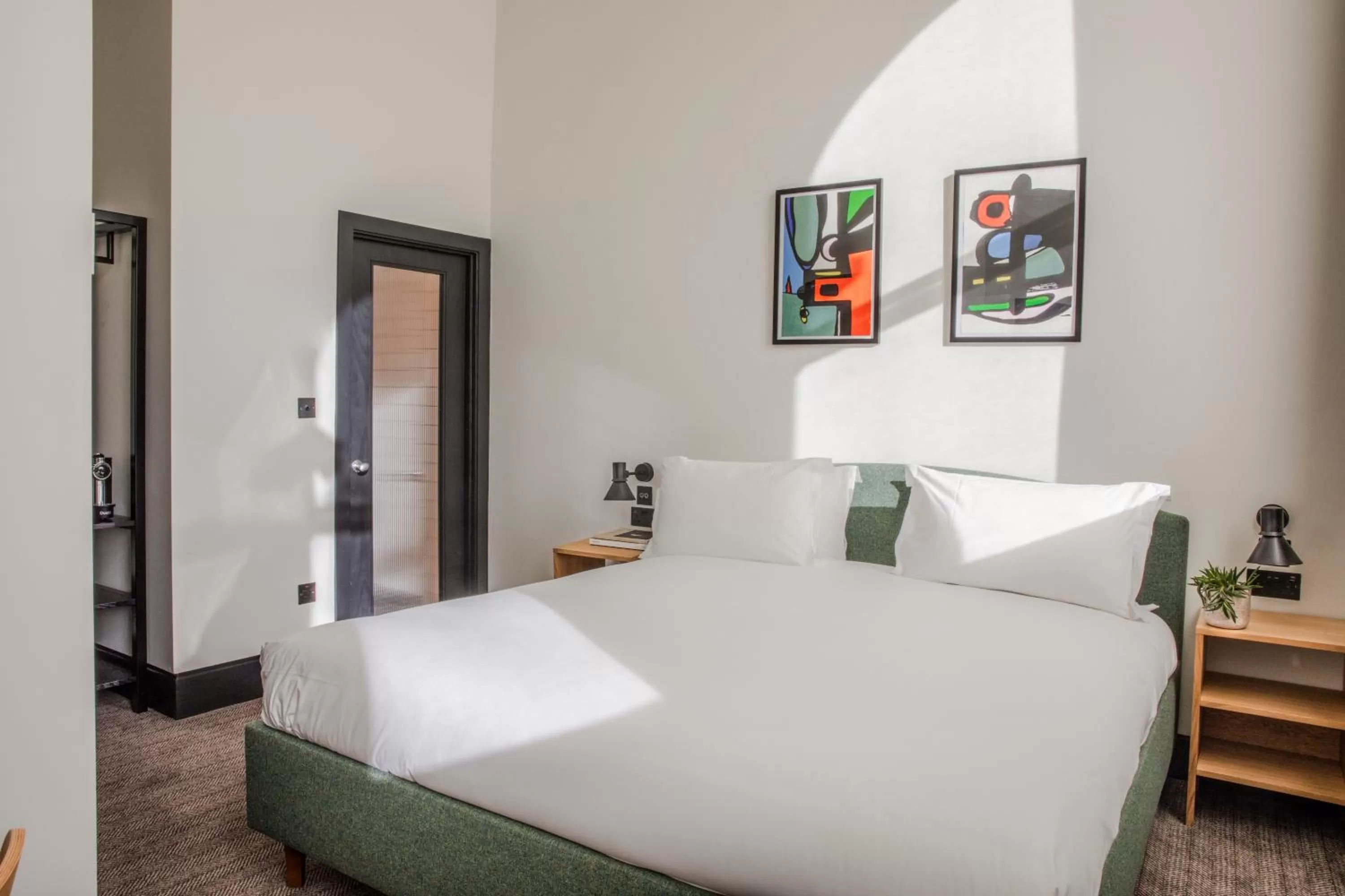 Bed in Bedford Corner Hotel