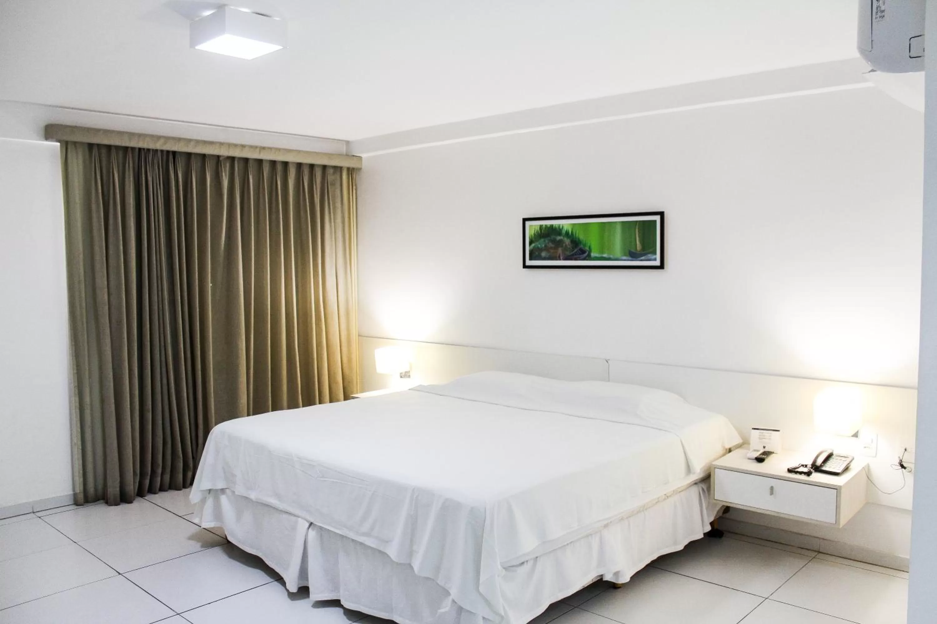 Bedroom, Bed in Imperial Hotel