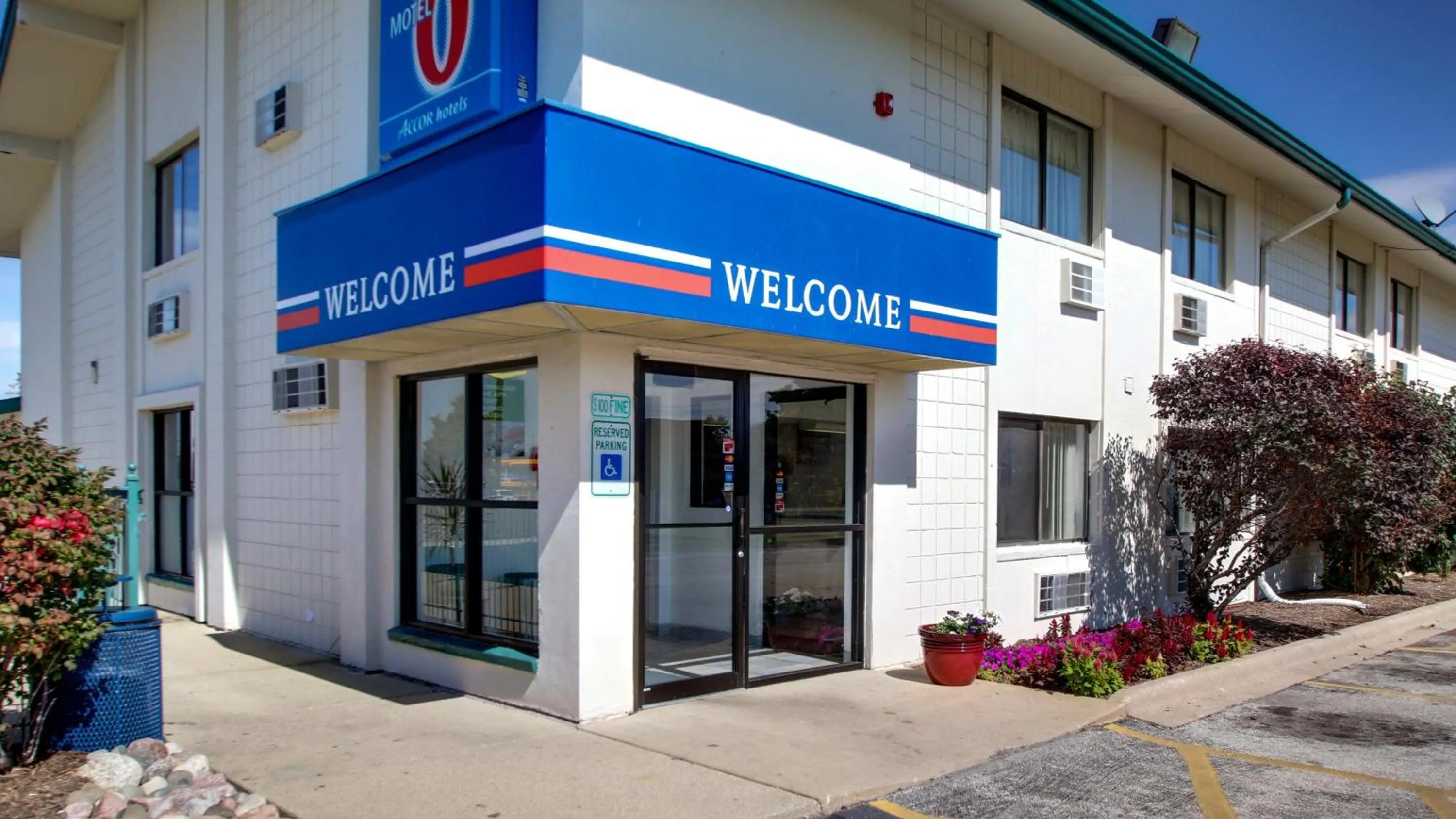 Property building in Motel 6-Normal, IL - Bloomington Area