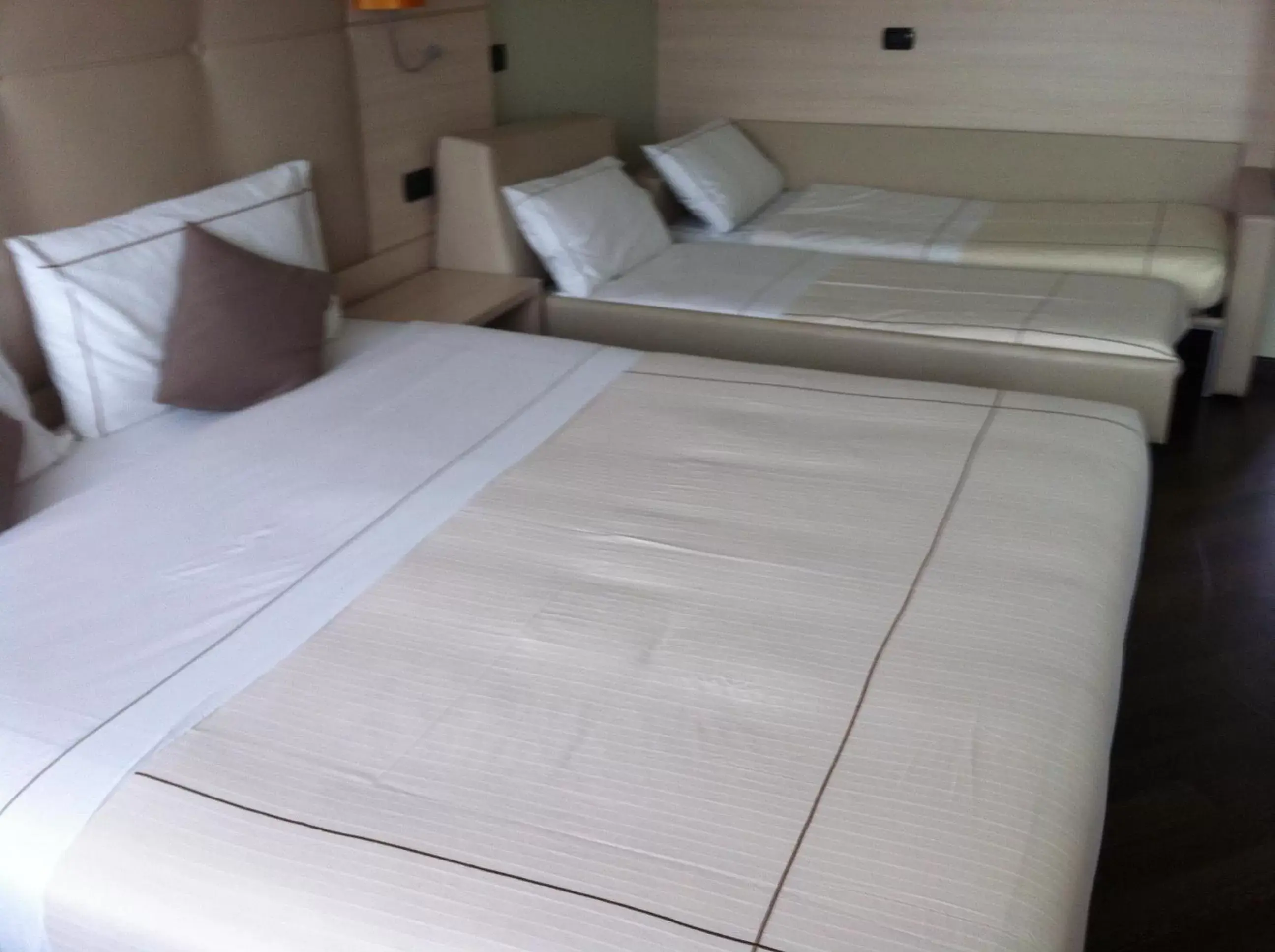 Quadruple Room in Acca Palace AA Hotels Quadruple Room in Acca Palace AA Hotels