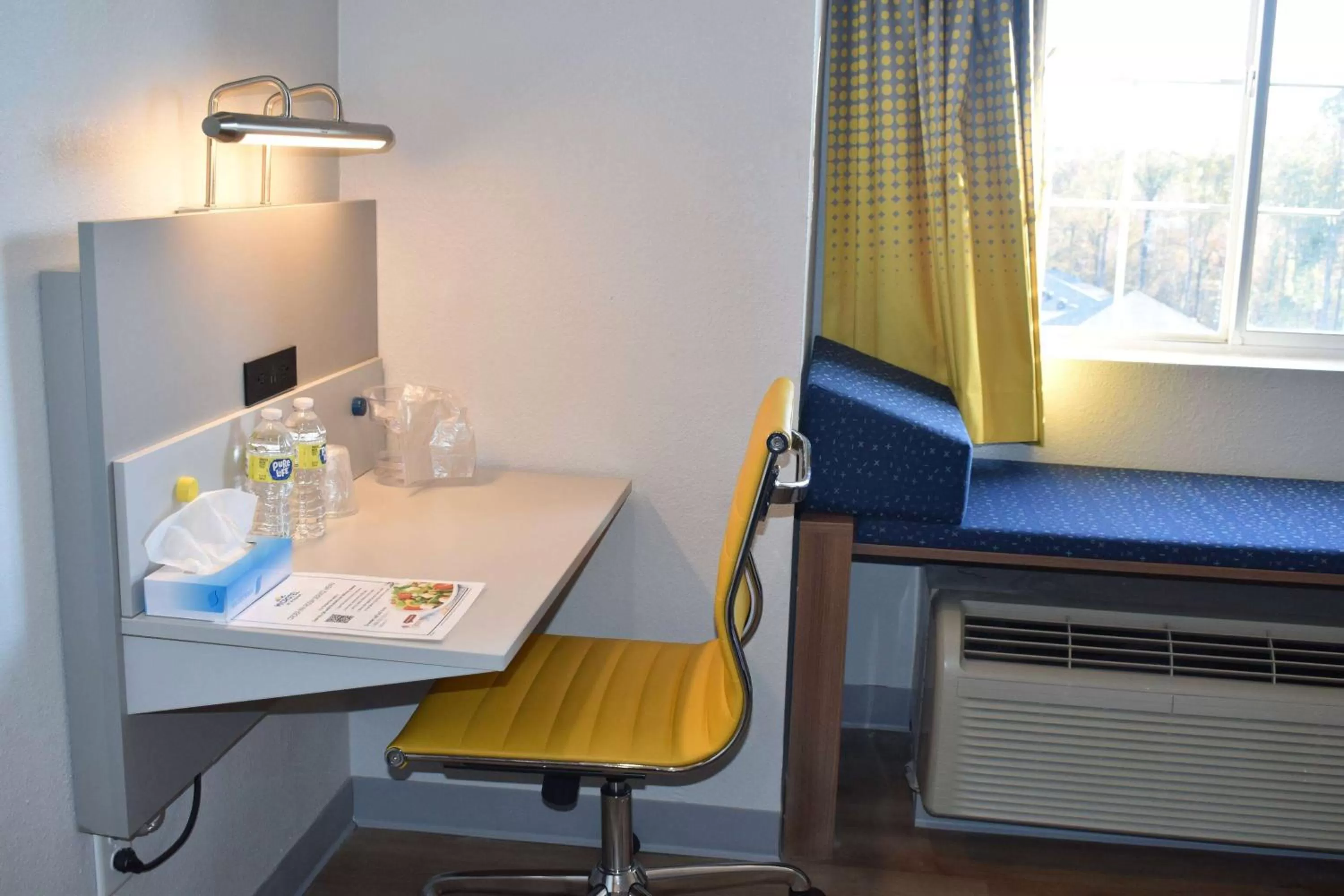 Photo of the whole room in Microtel Inn & Suites by Wyndham Stockbridge/Atlanta I-75