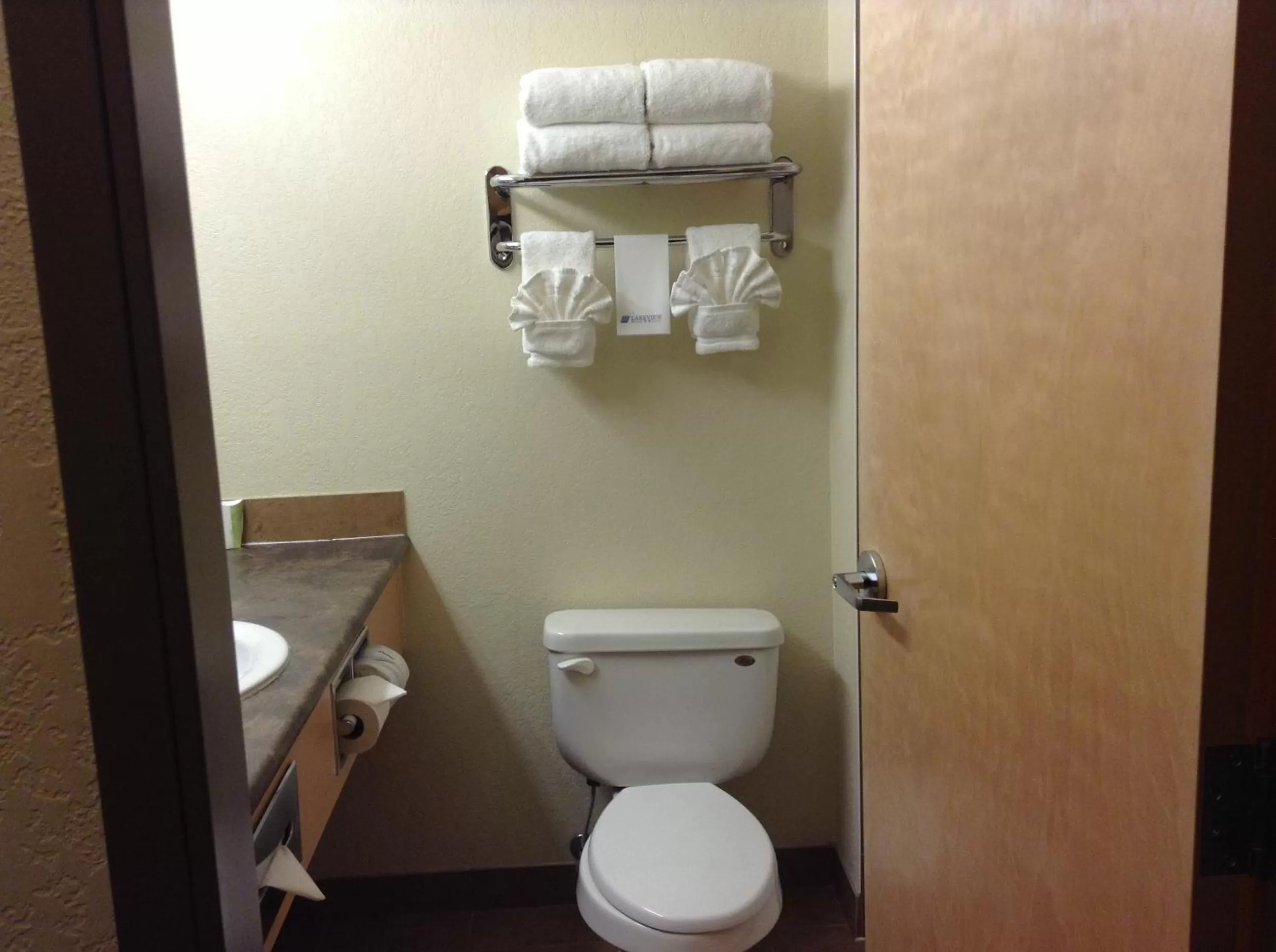 Bathroom in Lakeview Inns & Suites - Fort Nelson