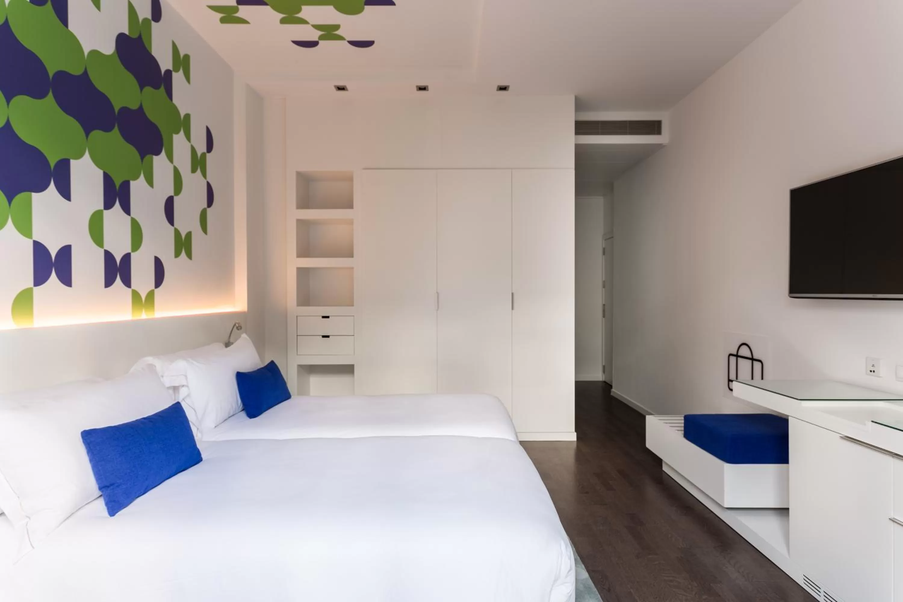 TV and multimedia, Bed in Room Mate Carla, Barcelona