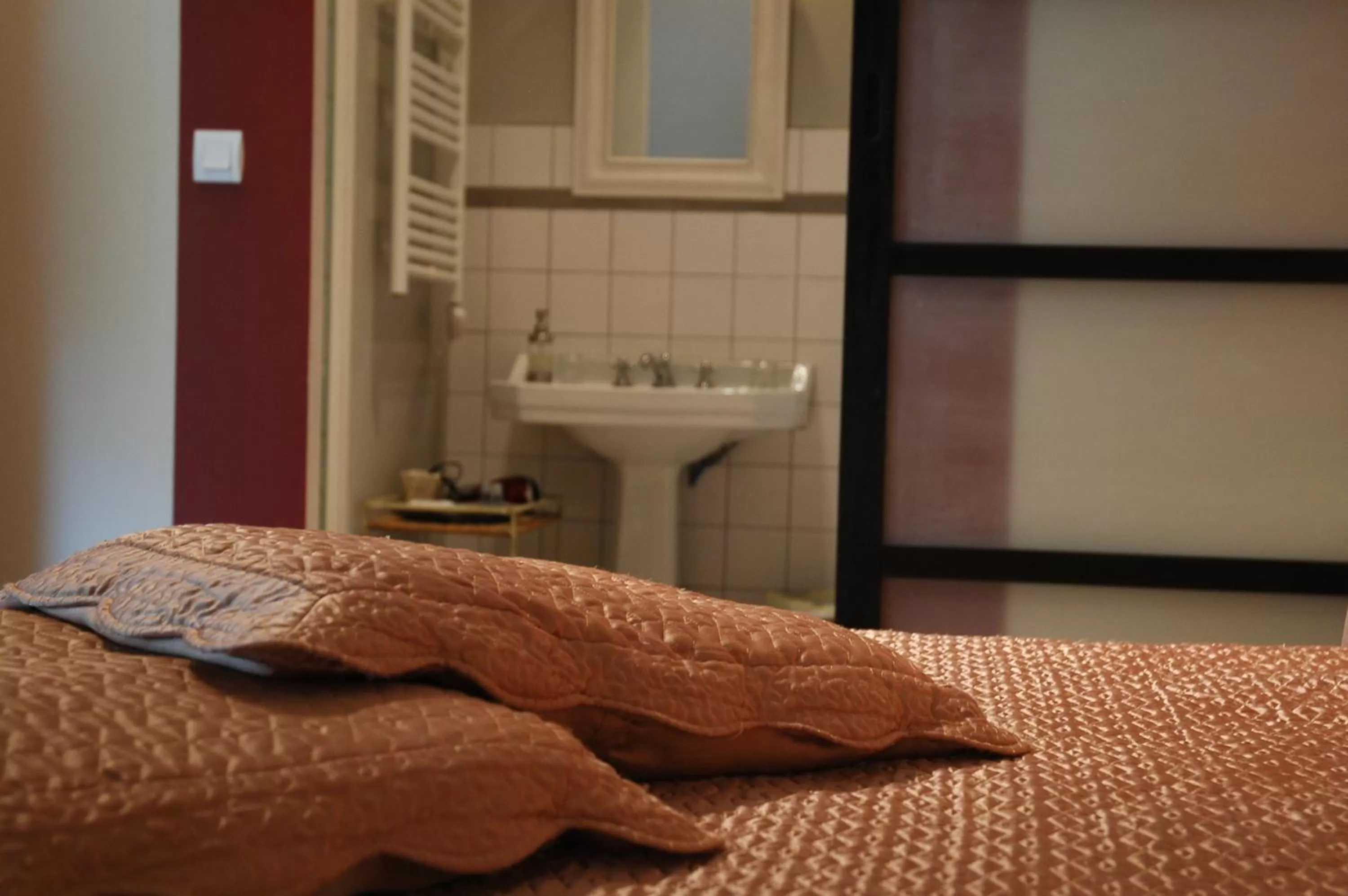 Bedroom, Bed in Les Pierres D'aurèle Chambres d'Hôtes