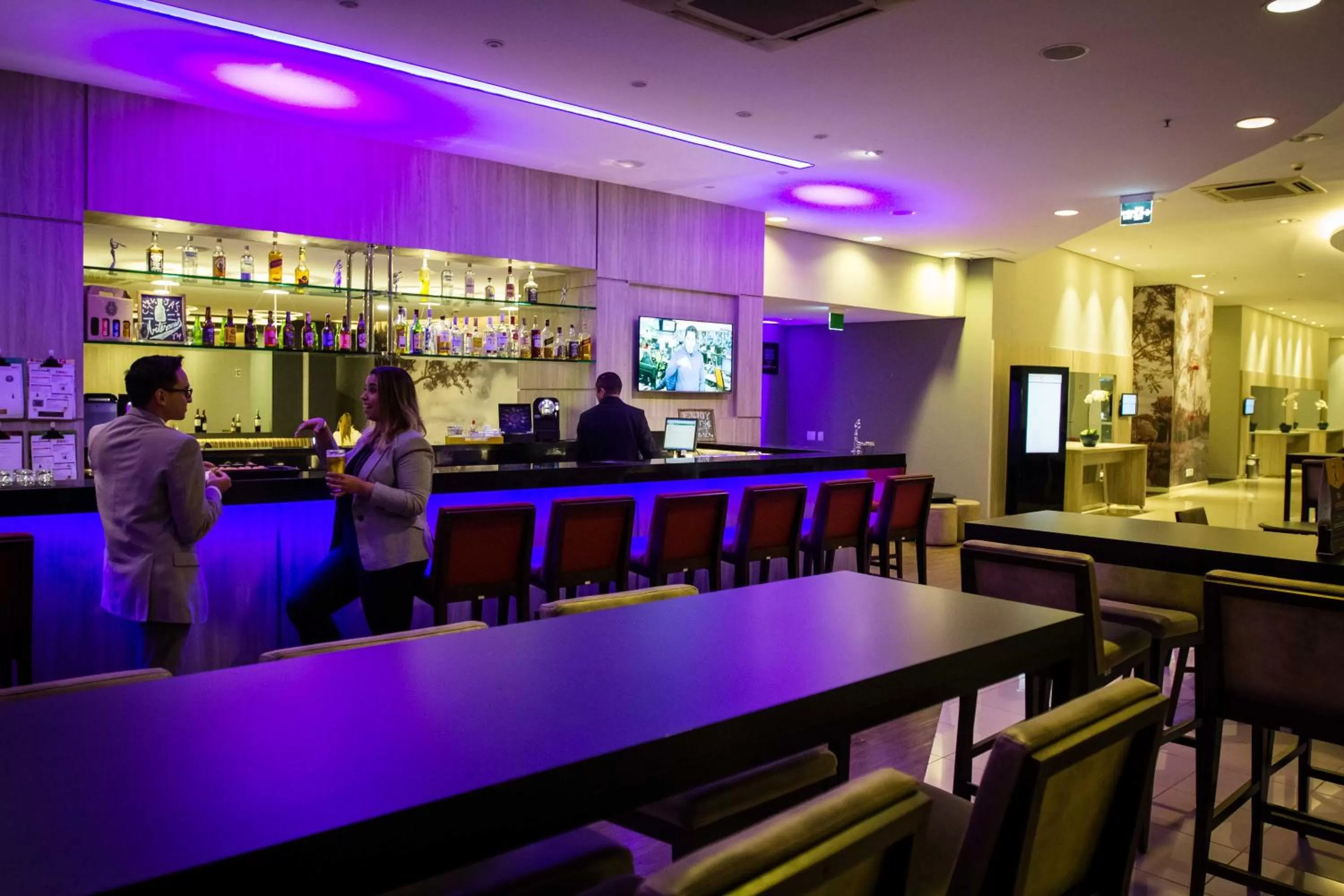 Lounge or bar in Mercure Sao Jose dos Campos