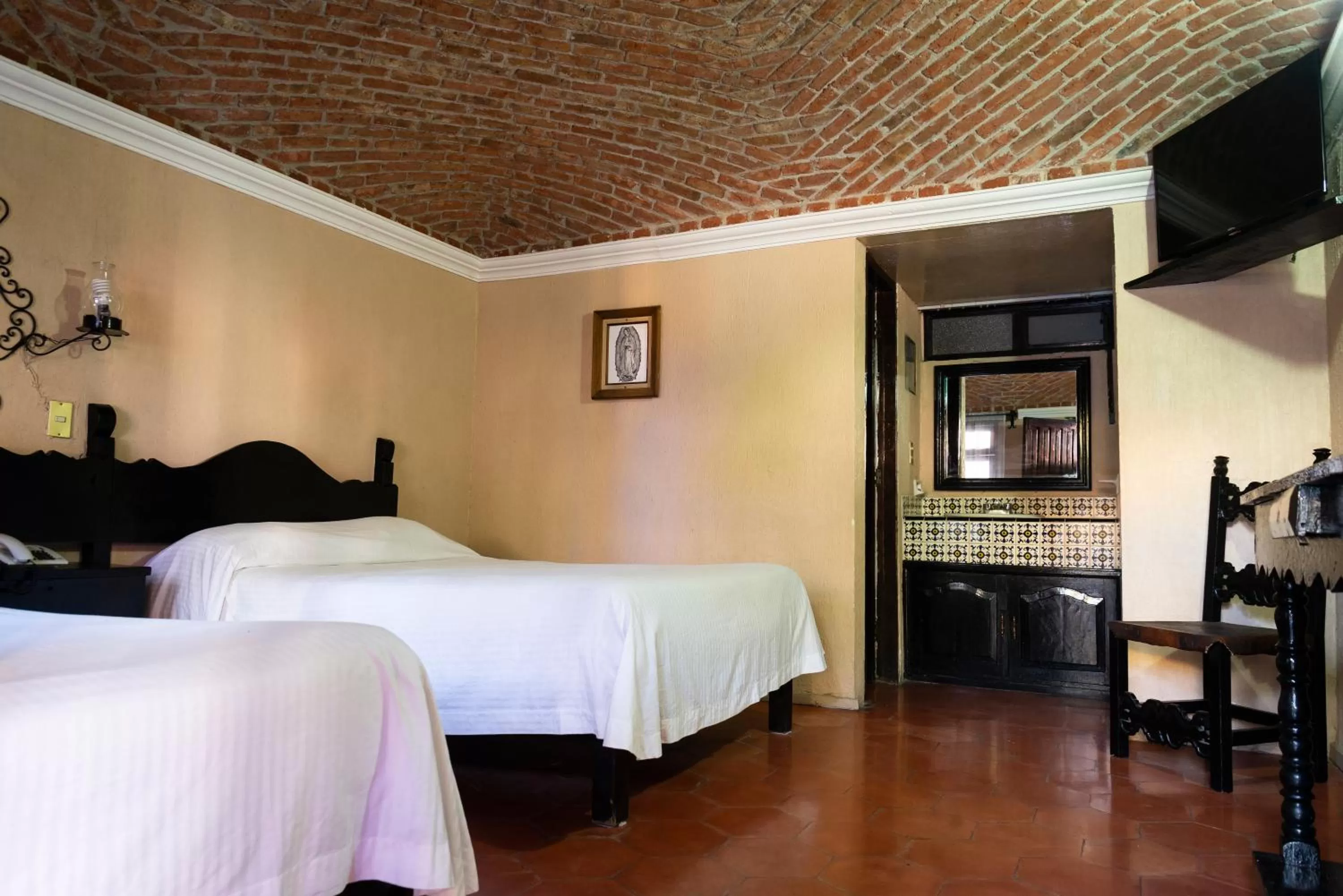 Photo of the whole room, Bed in Hotel Hacienda de Cobos